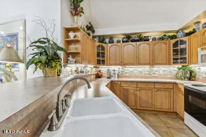 120 W Scenic Drive