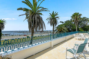 120 W Scenic Drive