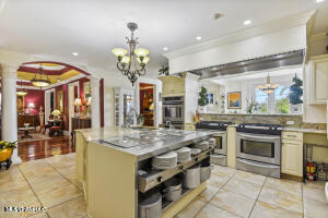 120 W Scenic Drive