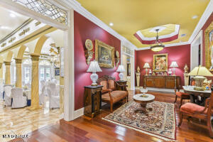 120 W Scenic Drive