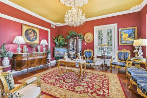 120 W Scenic Drive