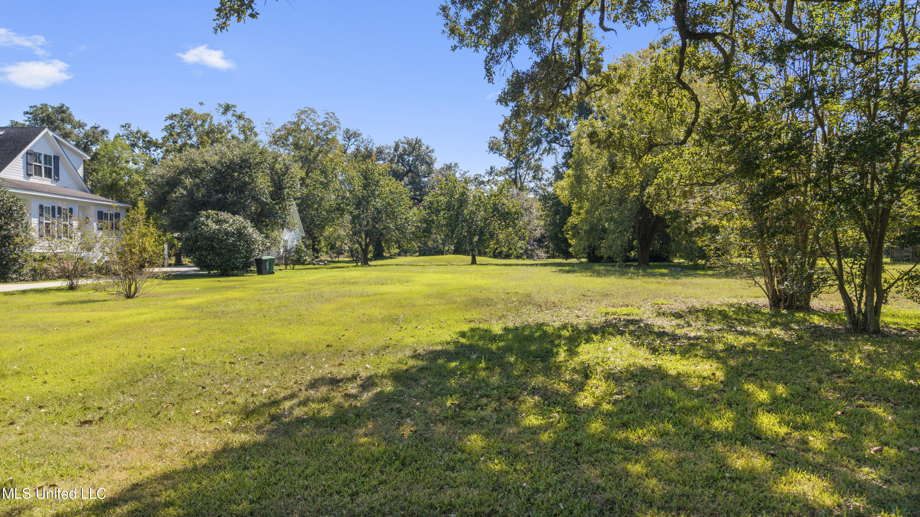 St. Charles Lot Street, Bay Saint Louis