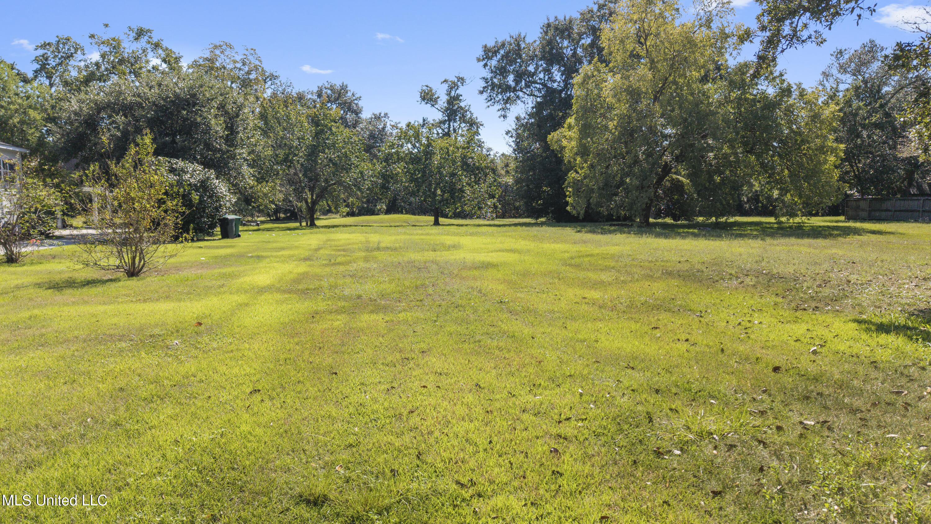 St. Charles Lot Street, Bay Saint Louis