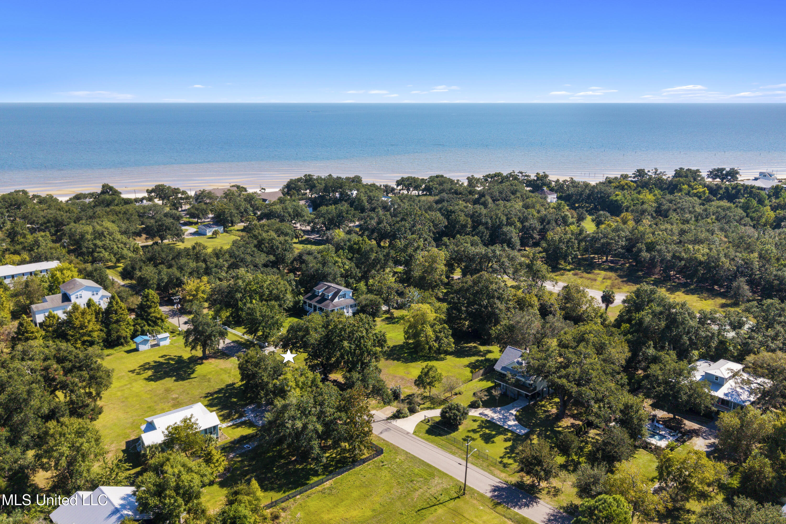 St. Charles Lot Street, Bay Saint Louis