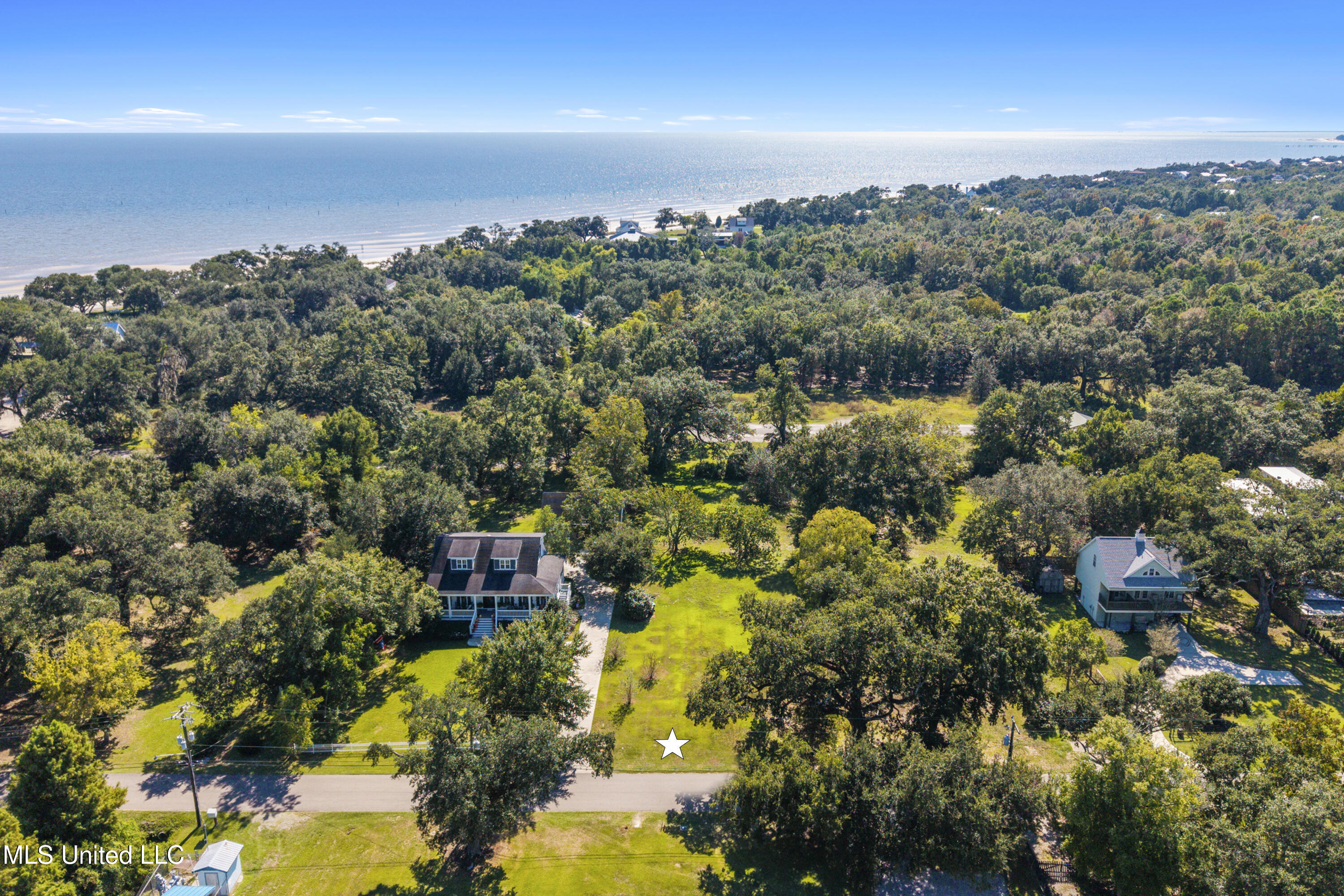 St. Charles Lot Street, Bay Saint Louis