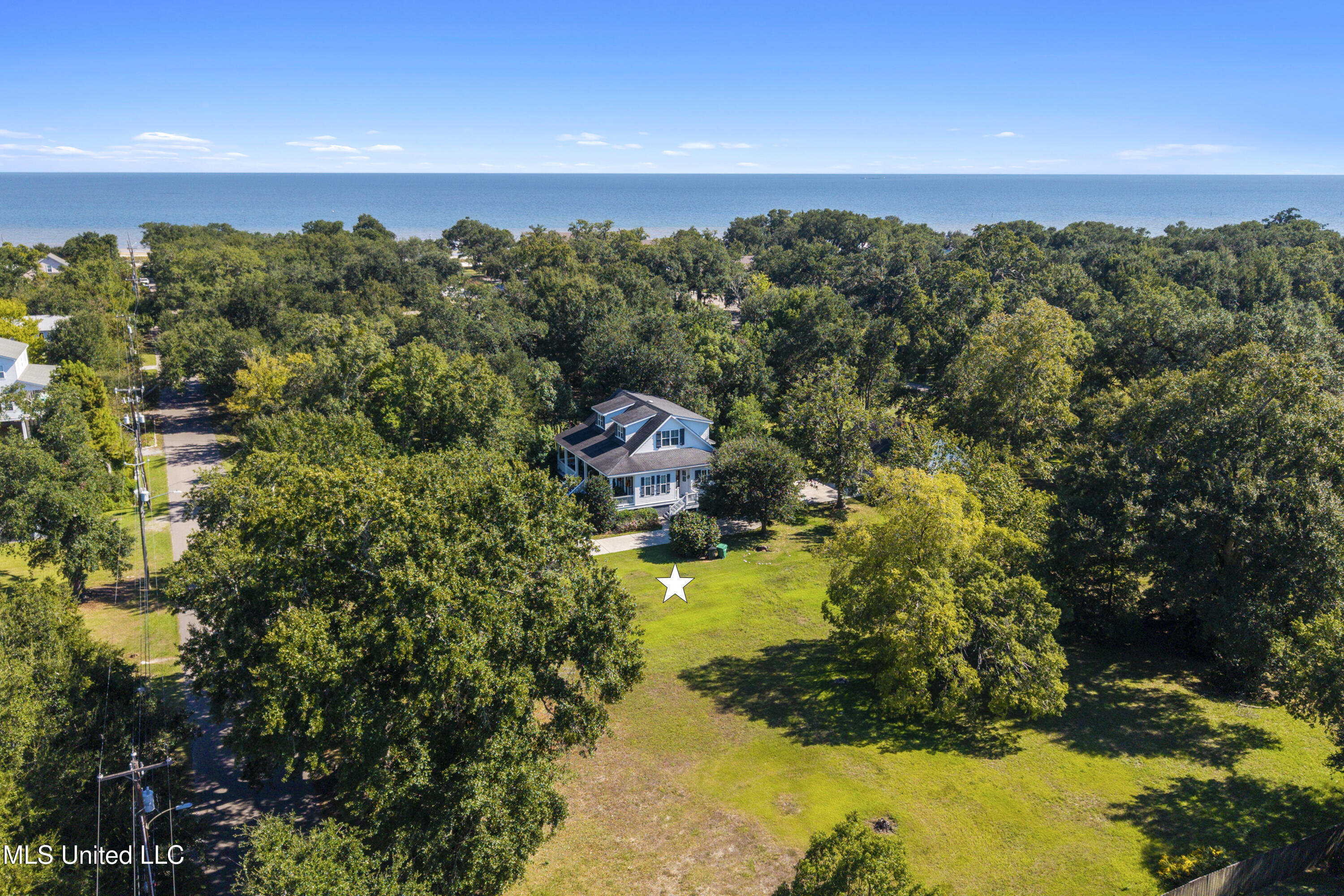 St. Charles Lot Street, Bay Saint Louis