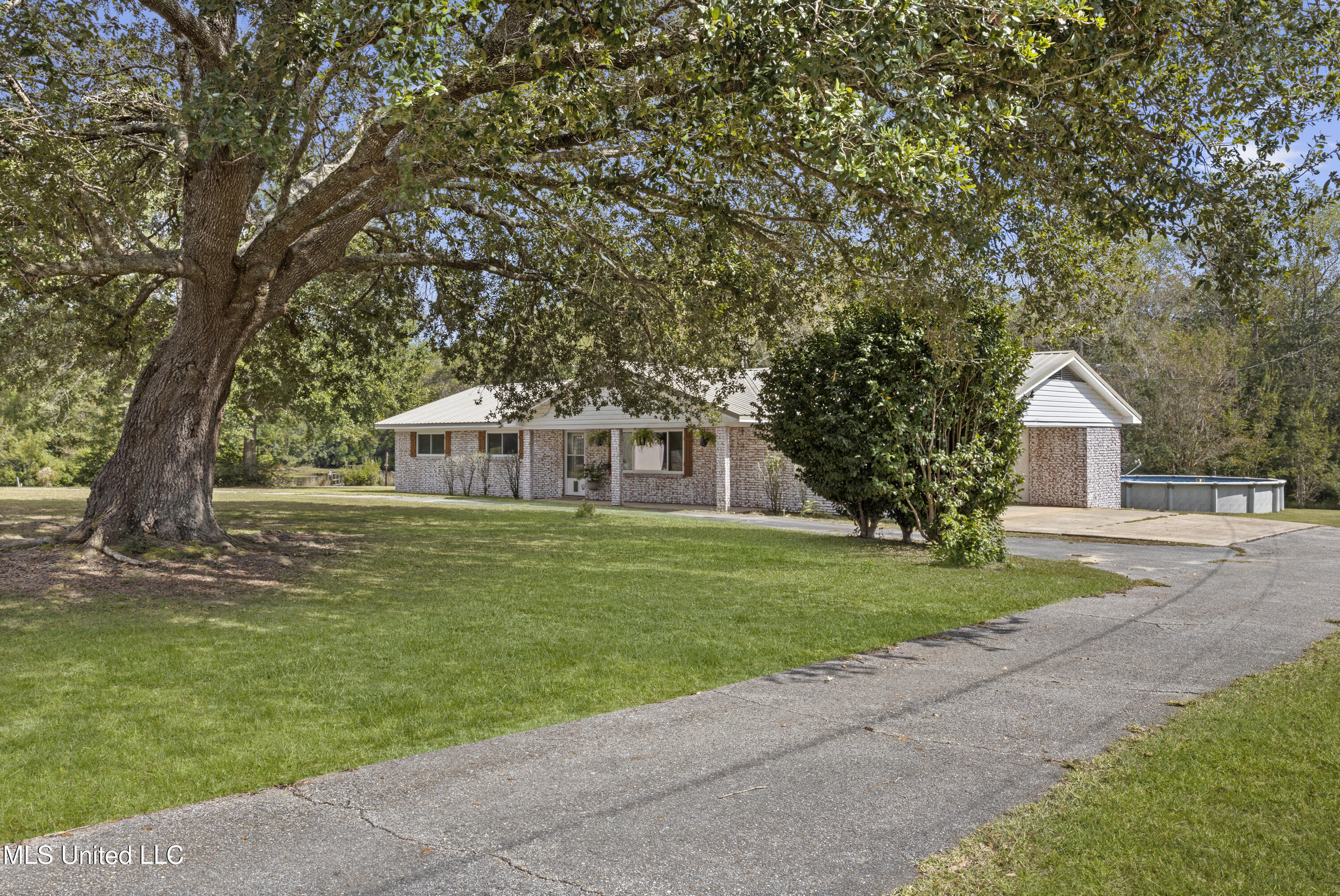 20775 Mennonite Road, Gulfport