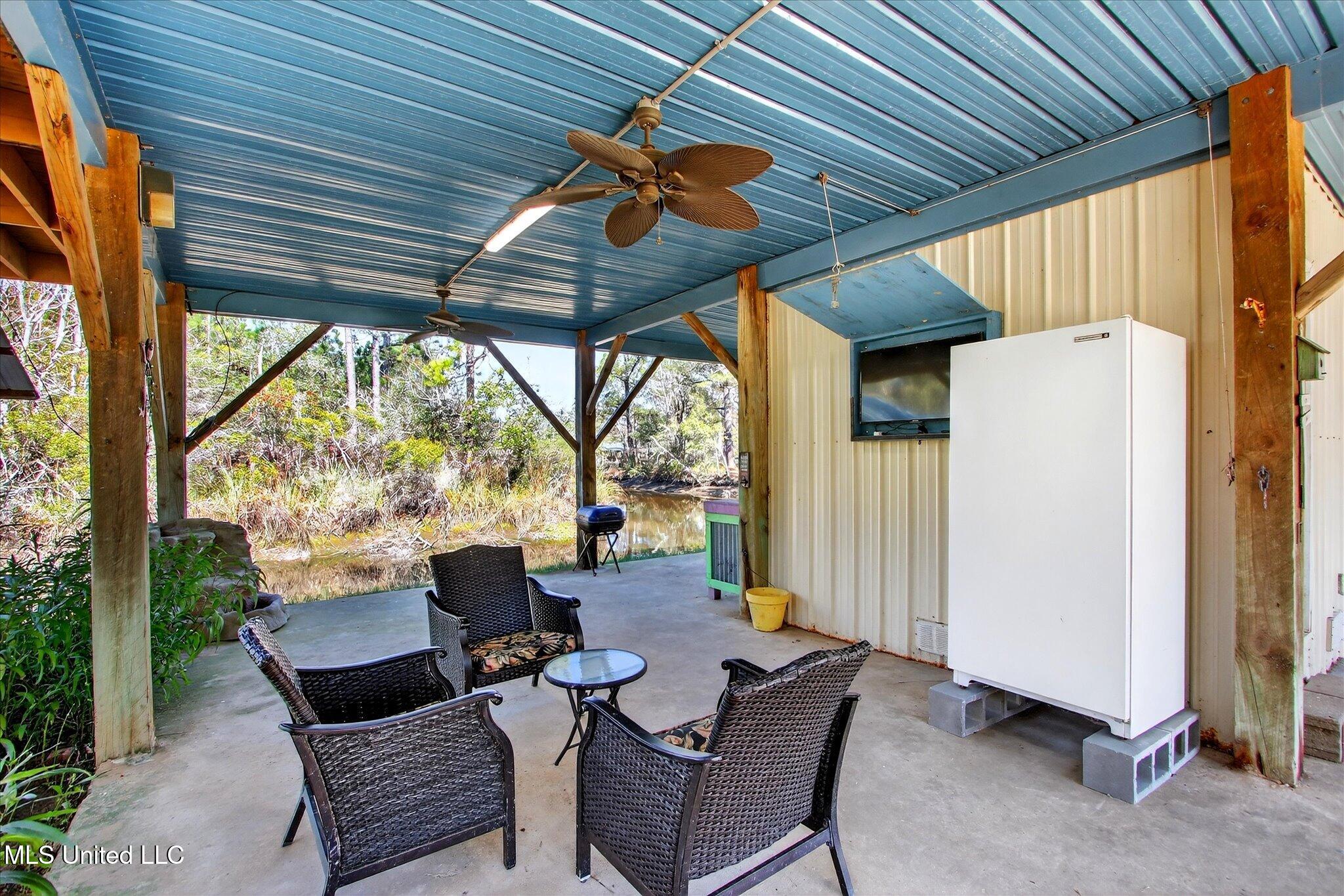 10008 Willow Street