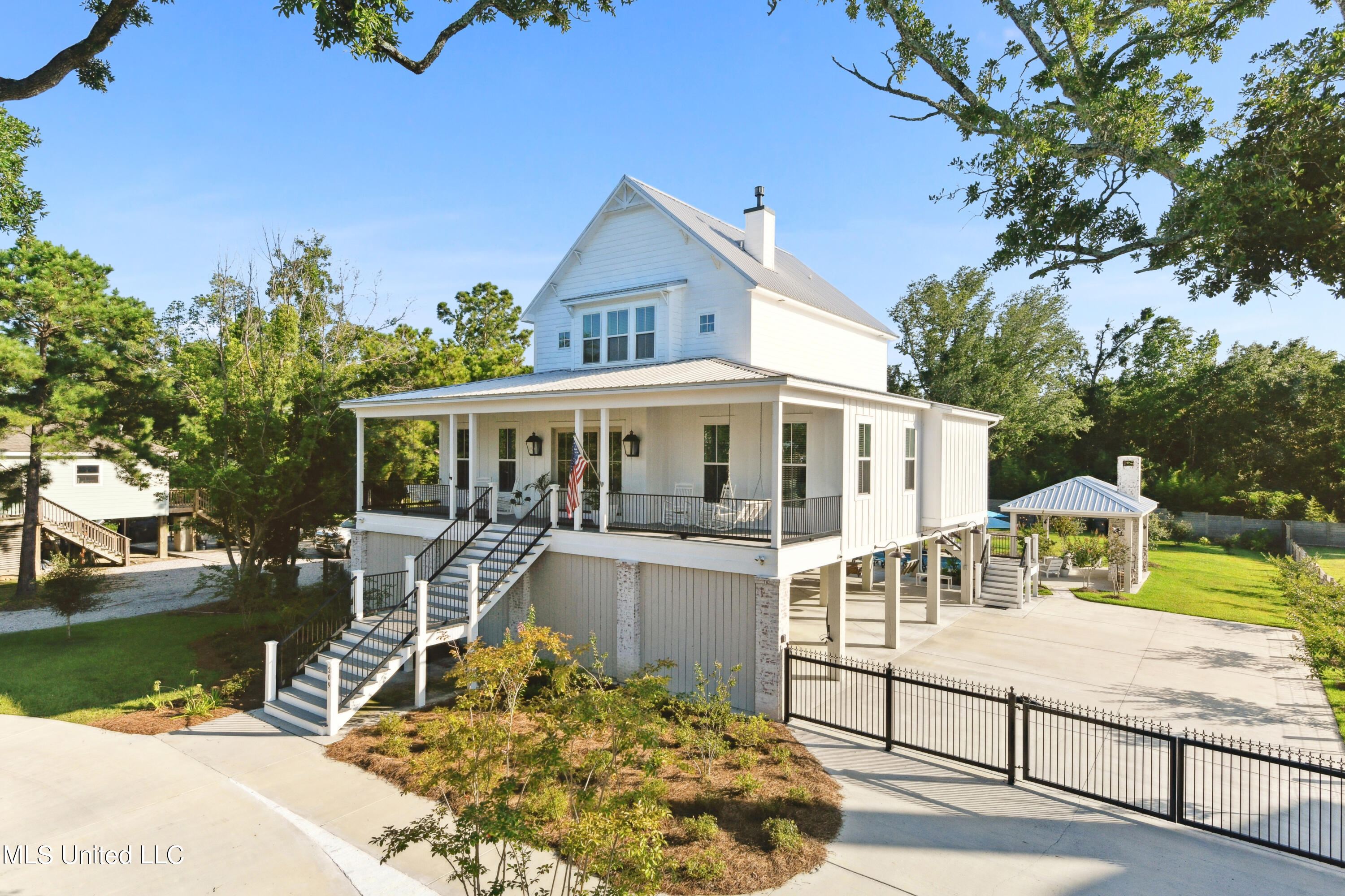 209 Nicholson Avenue