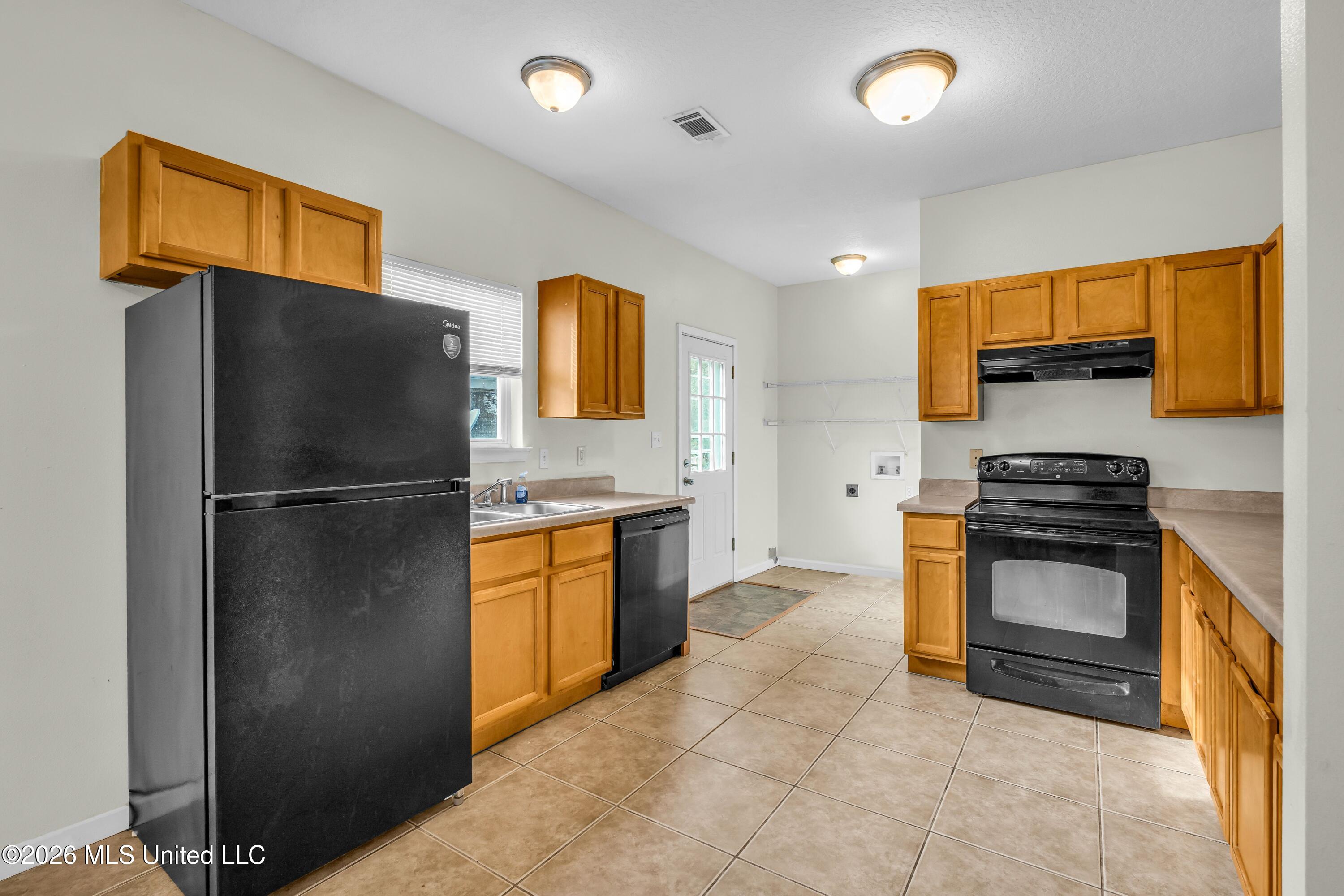 6062 E Benton Street