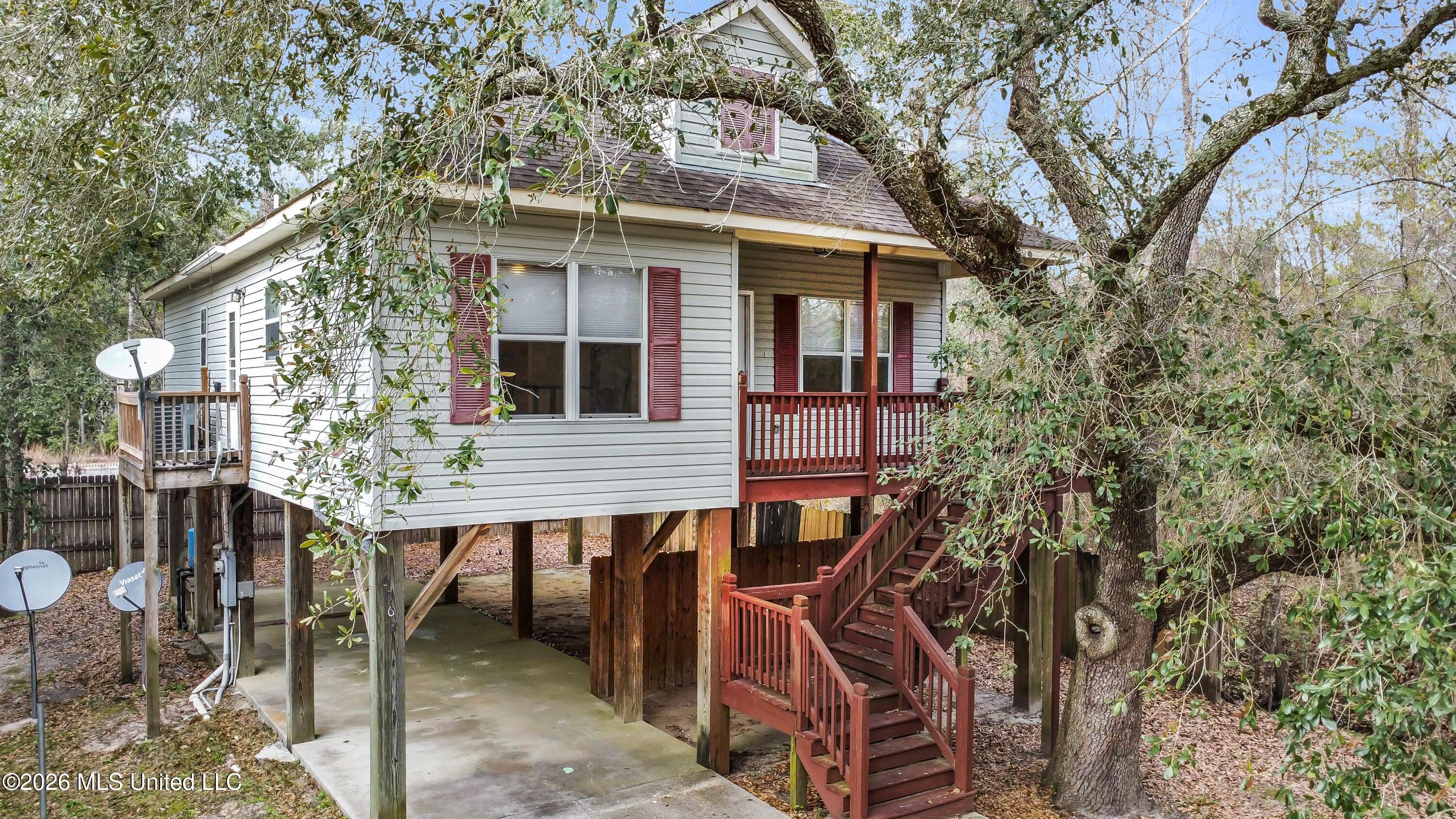 6062 E Benton Street