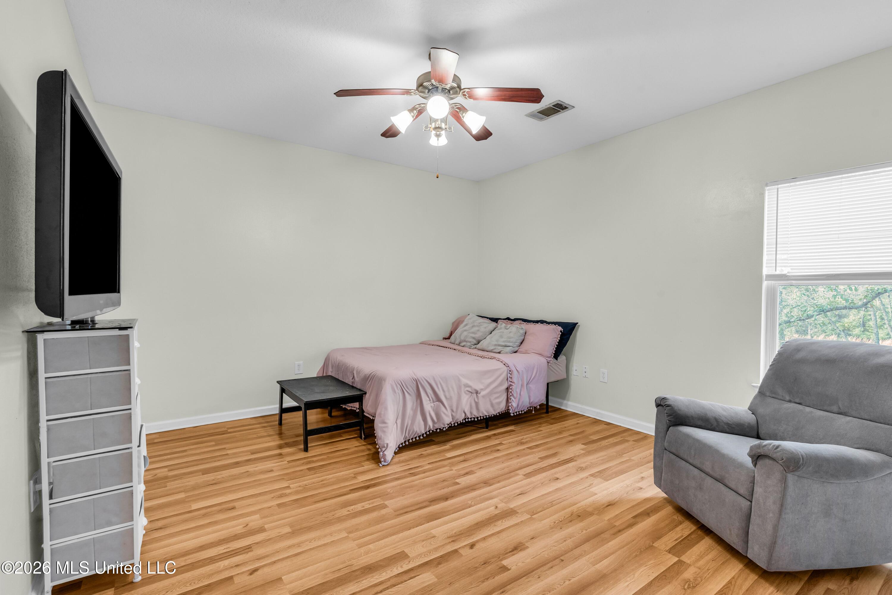 6062 E Benton Street