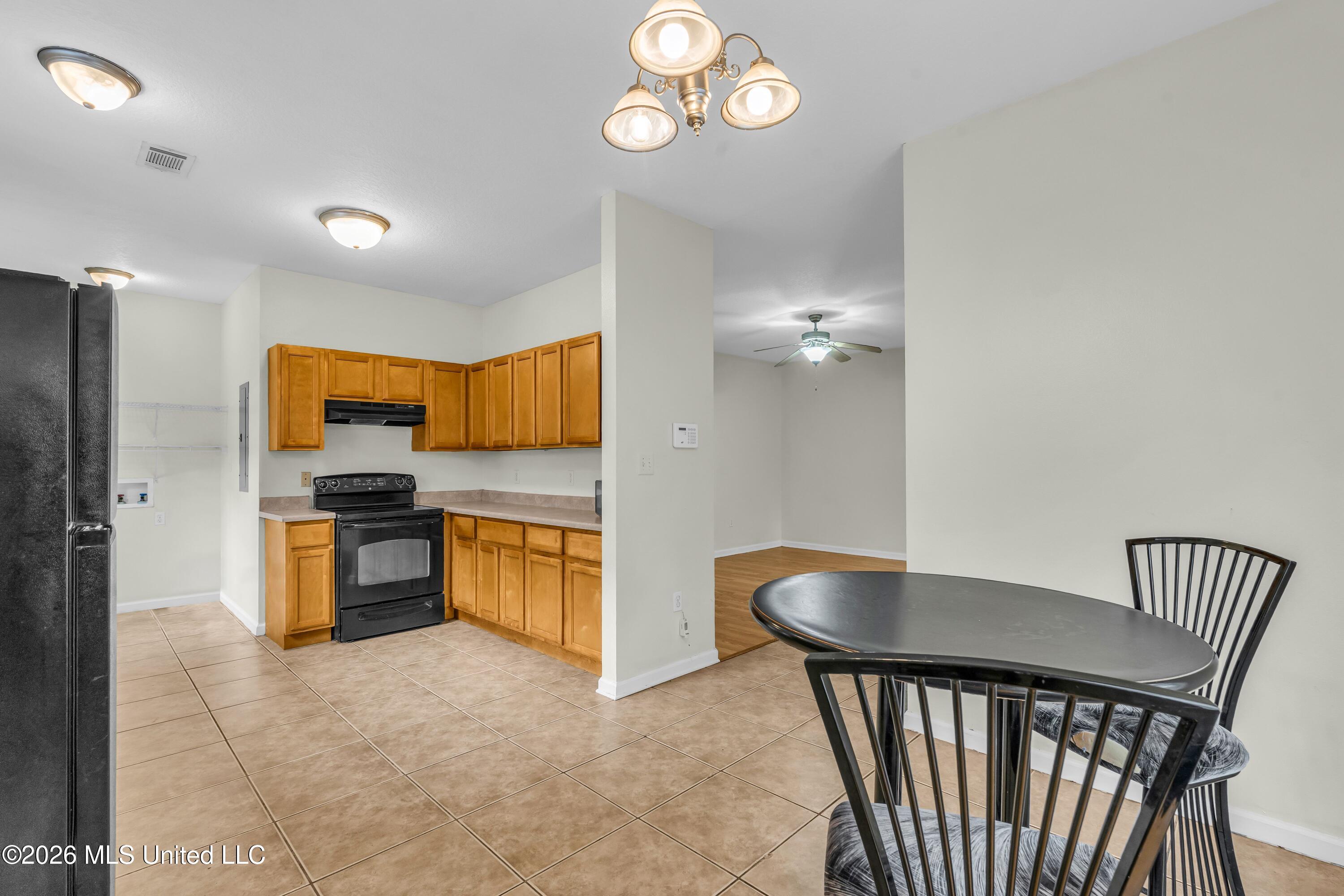 6062 E Benton Street