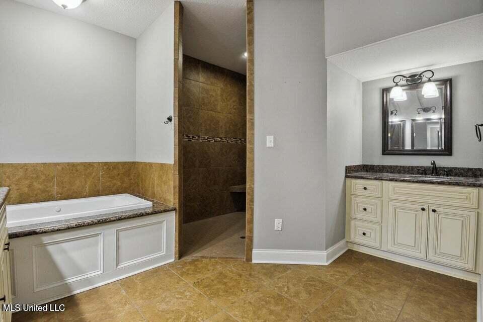 14900 Audubon Lake Boulevard