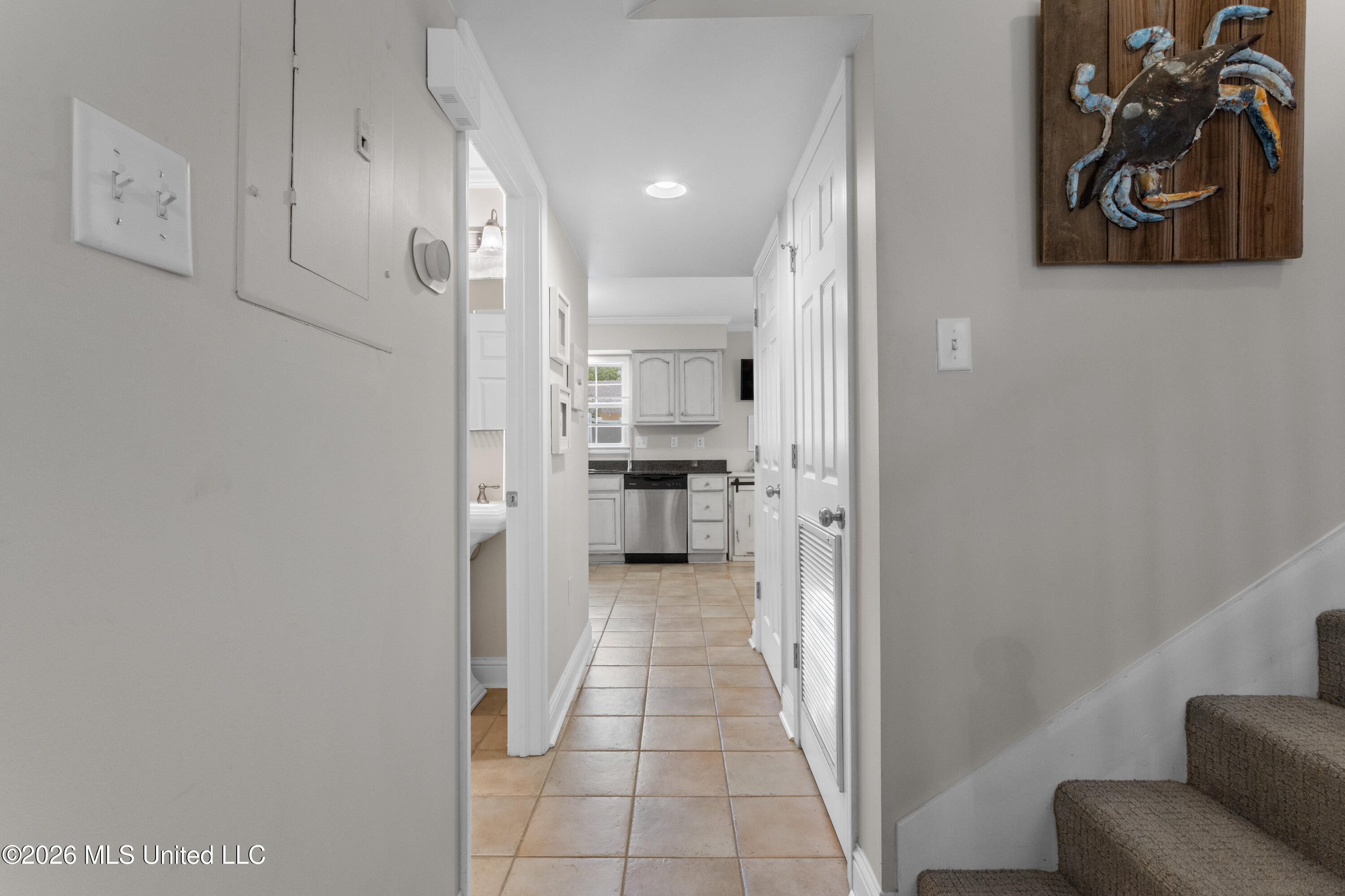 105 Demontluzin Avenue, 1