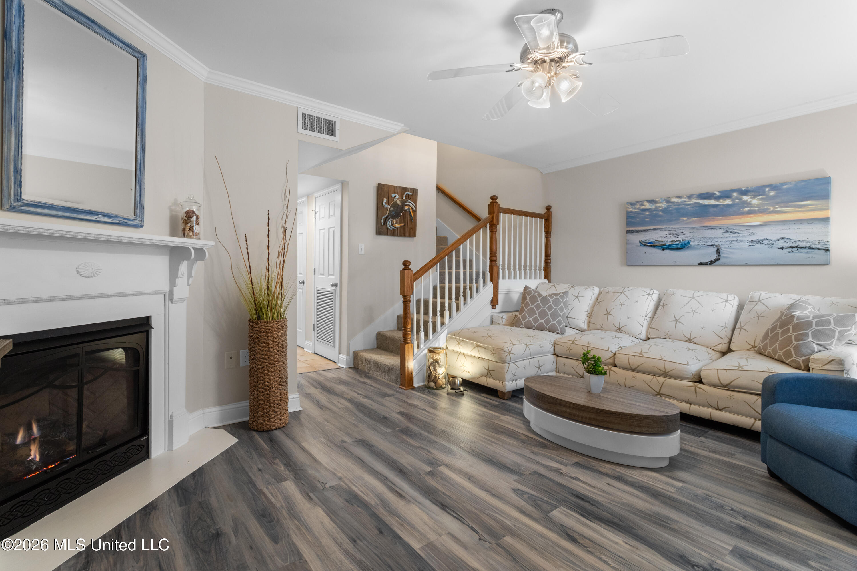 105 Demontluzin Avenue, 1