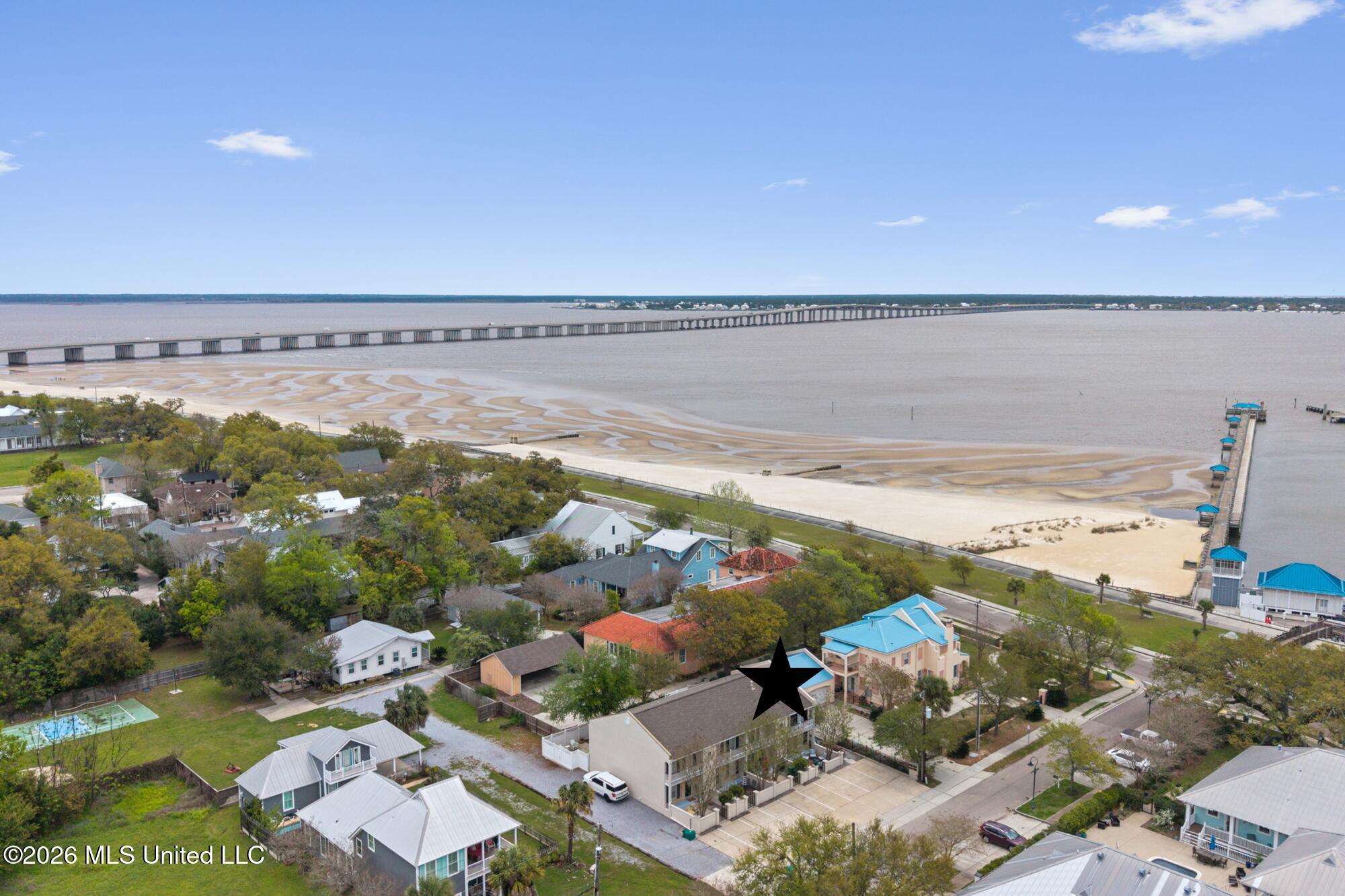 105 Demontluzin Avenue, 1