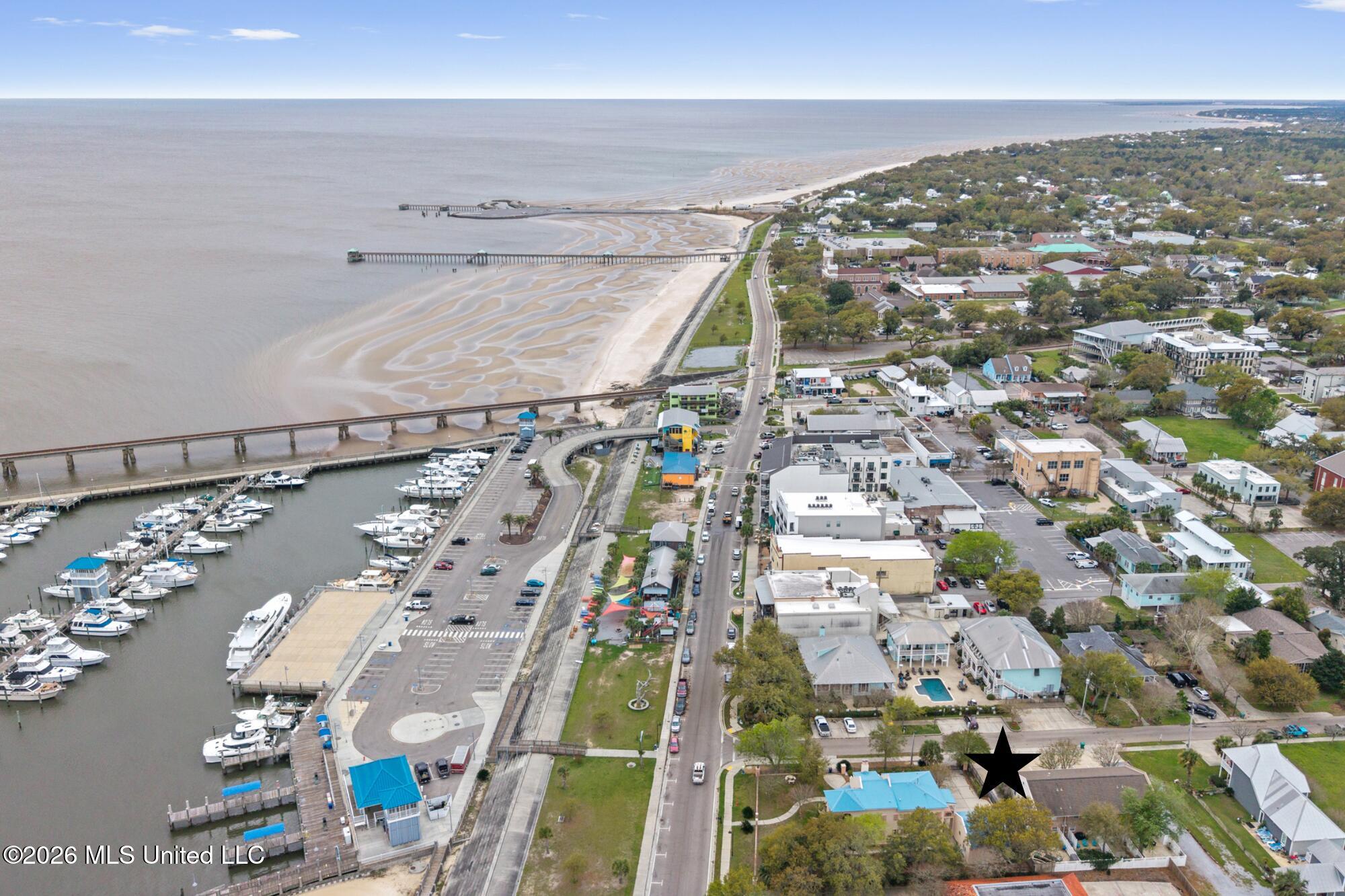 105 Demontluzin Avenue, 1