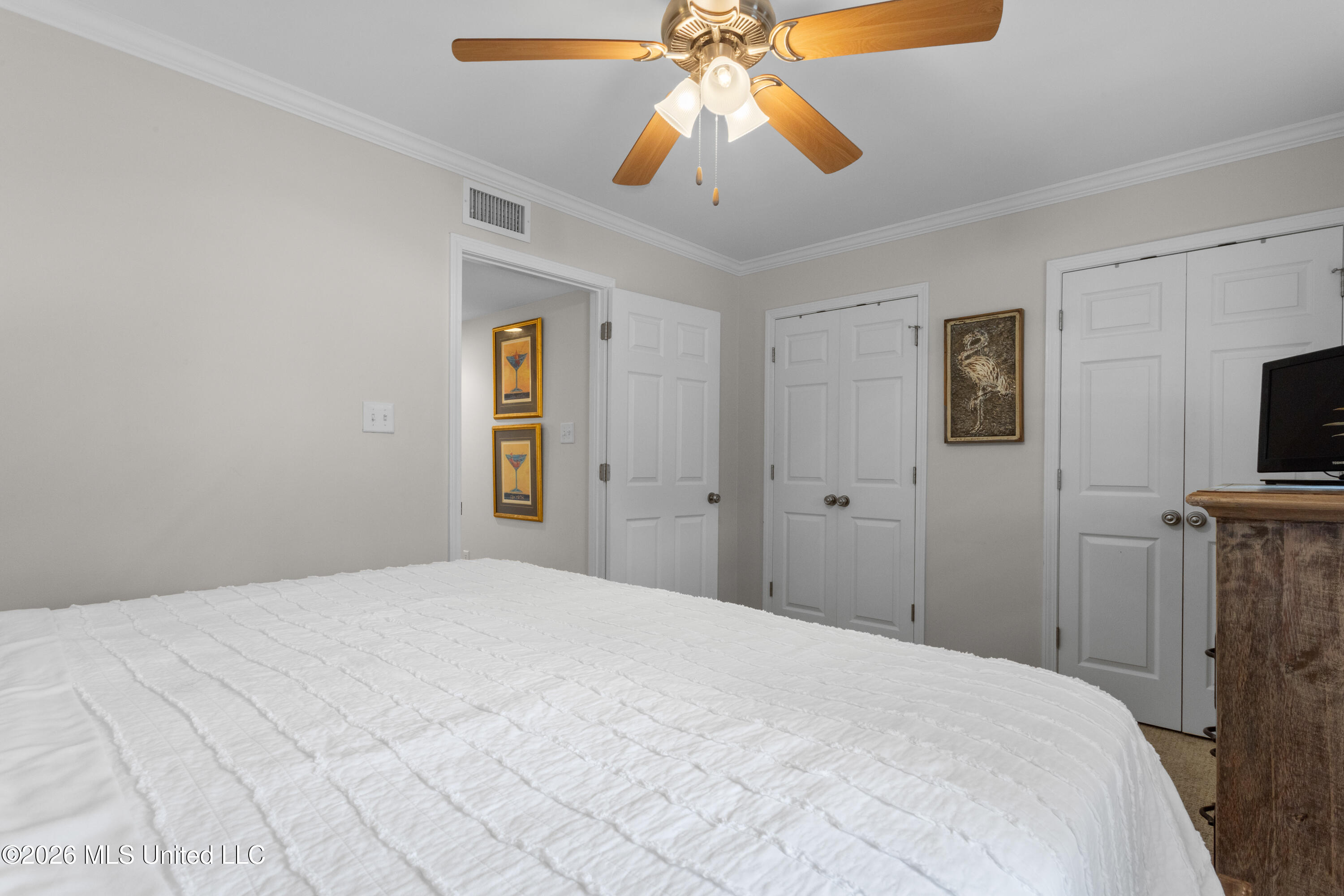 105 Demontluzin Avenue, 1