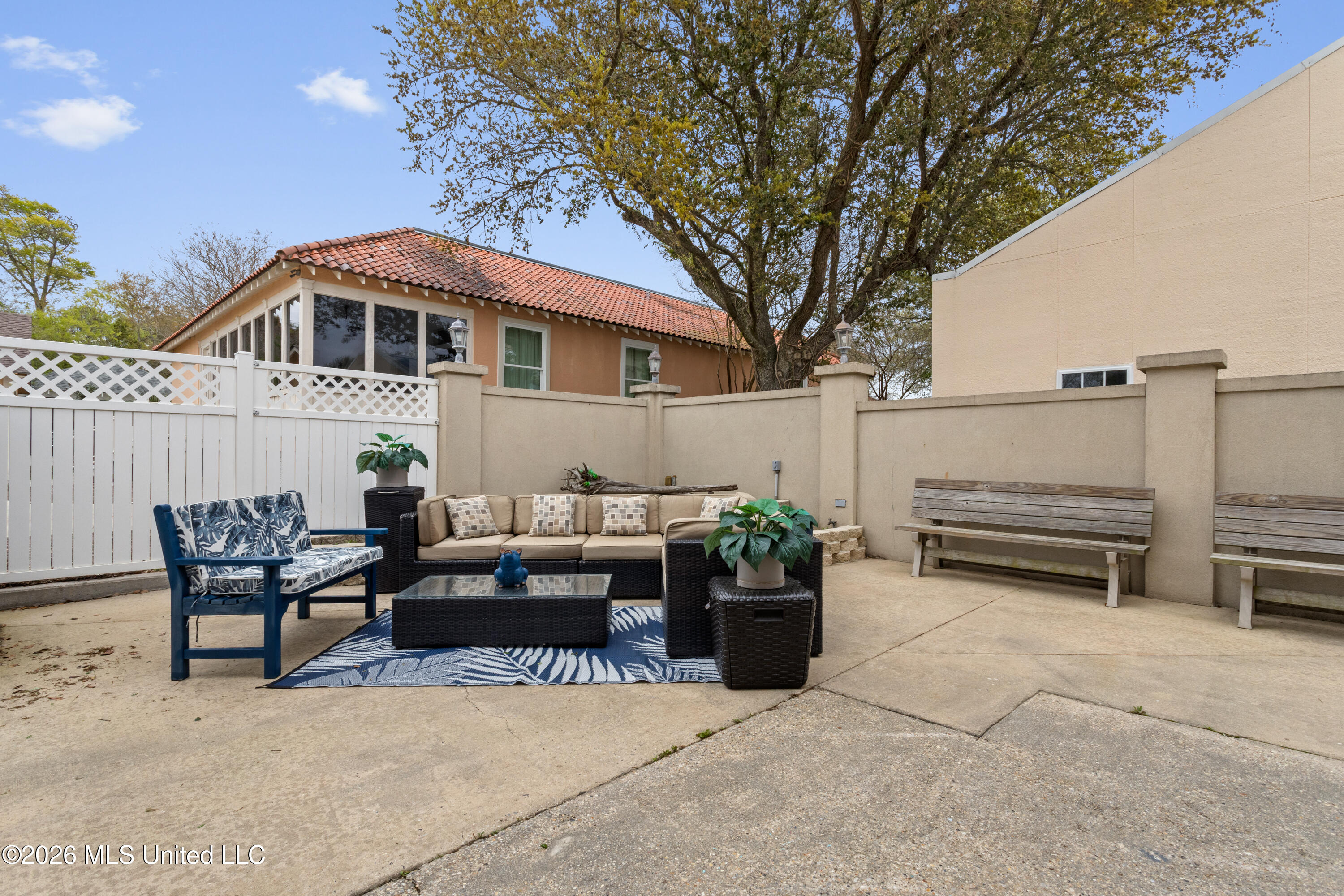 105 Demontluzin Avenue, 1