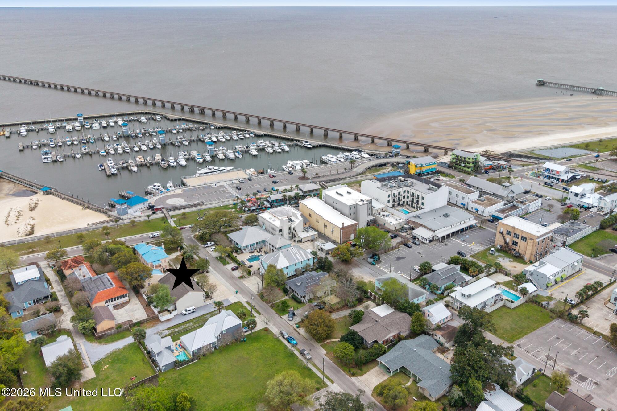 105 Demontluzin Avenue, 1