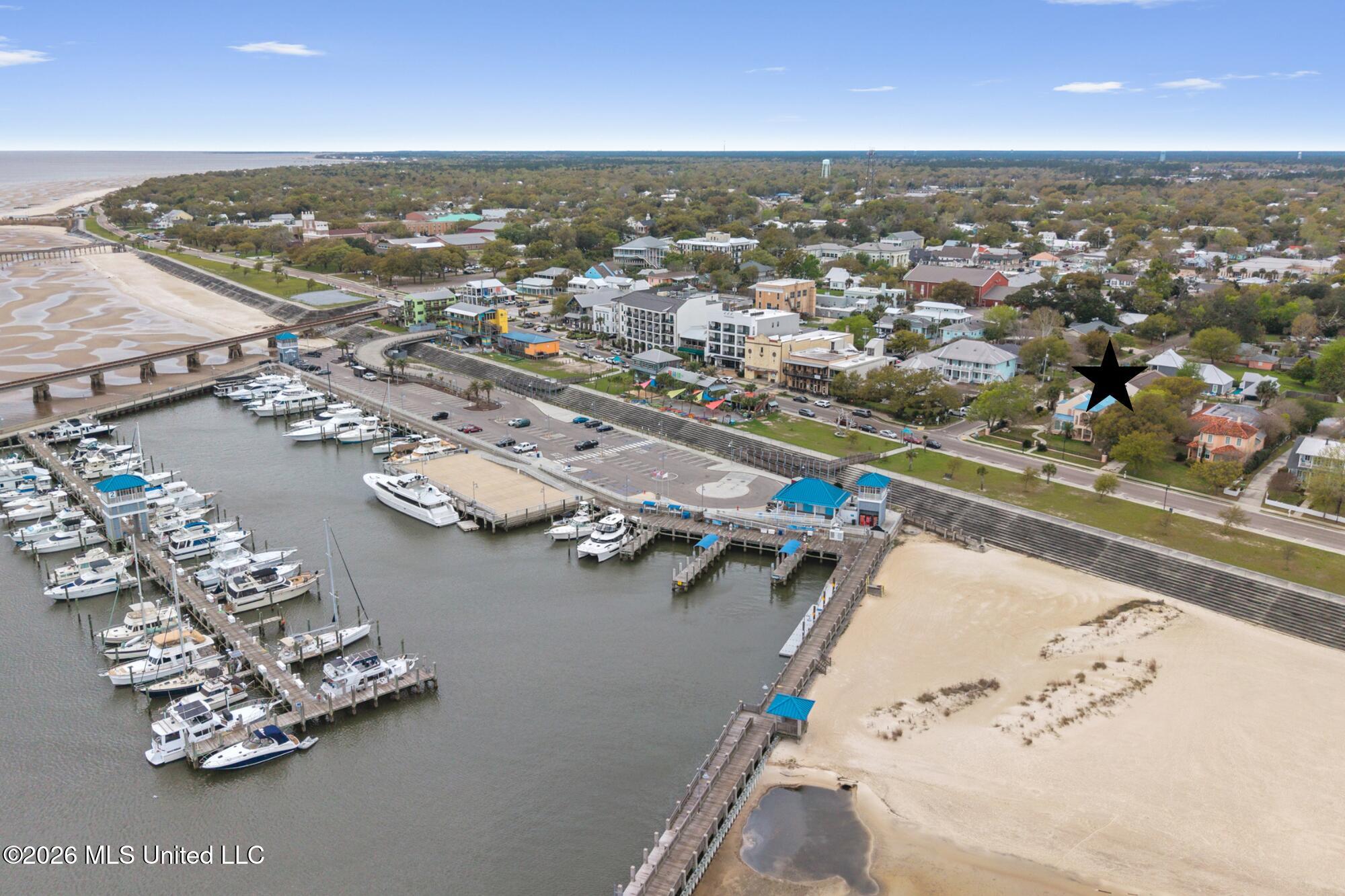 105 Demontluzin Avenue, 1