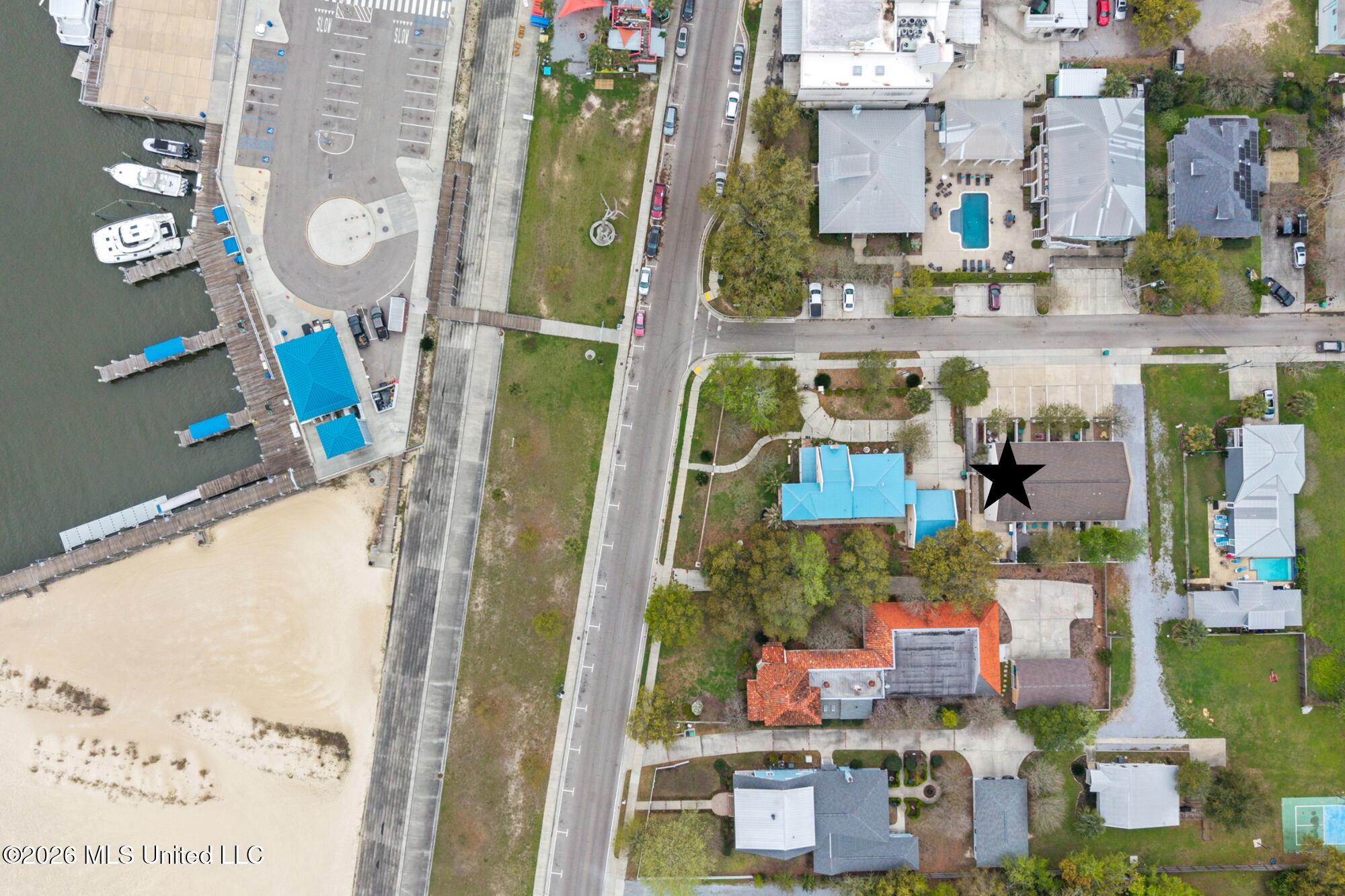 105 Demontluzin Avenue, 1