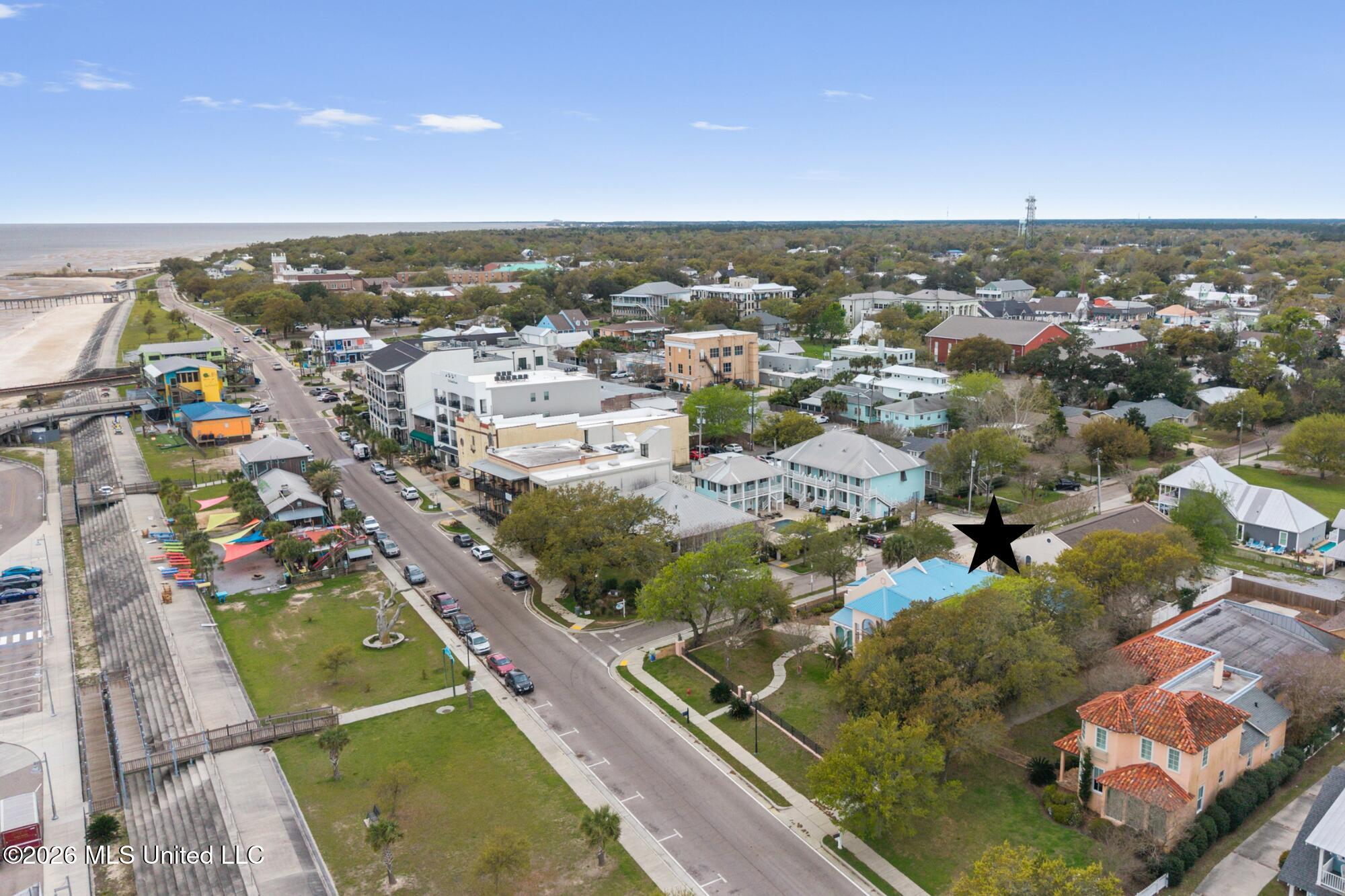 105 Demontluzin Avenue, 1