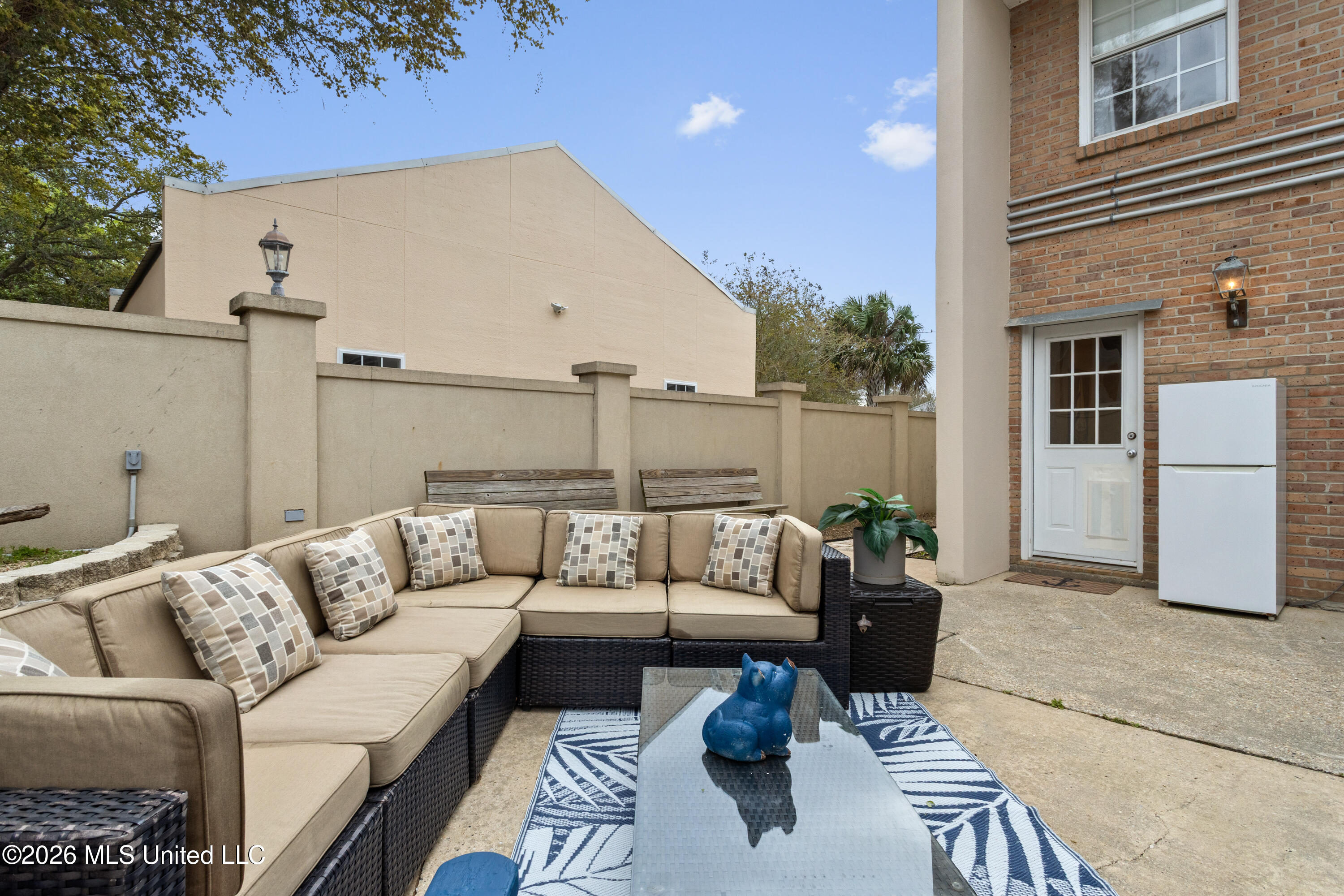 105 Demontluzin Avenue, 1