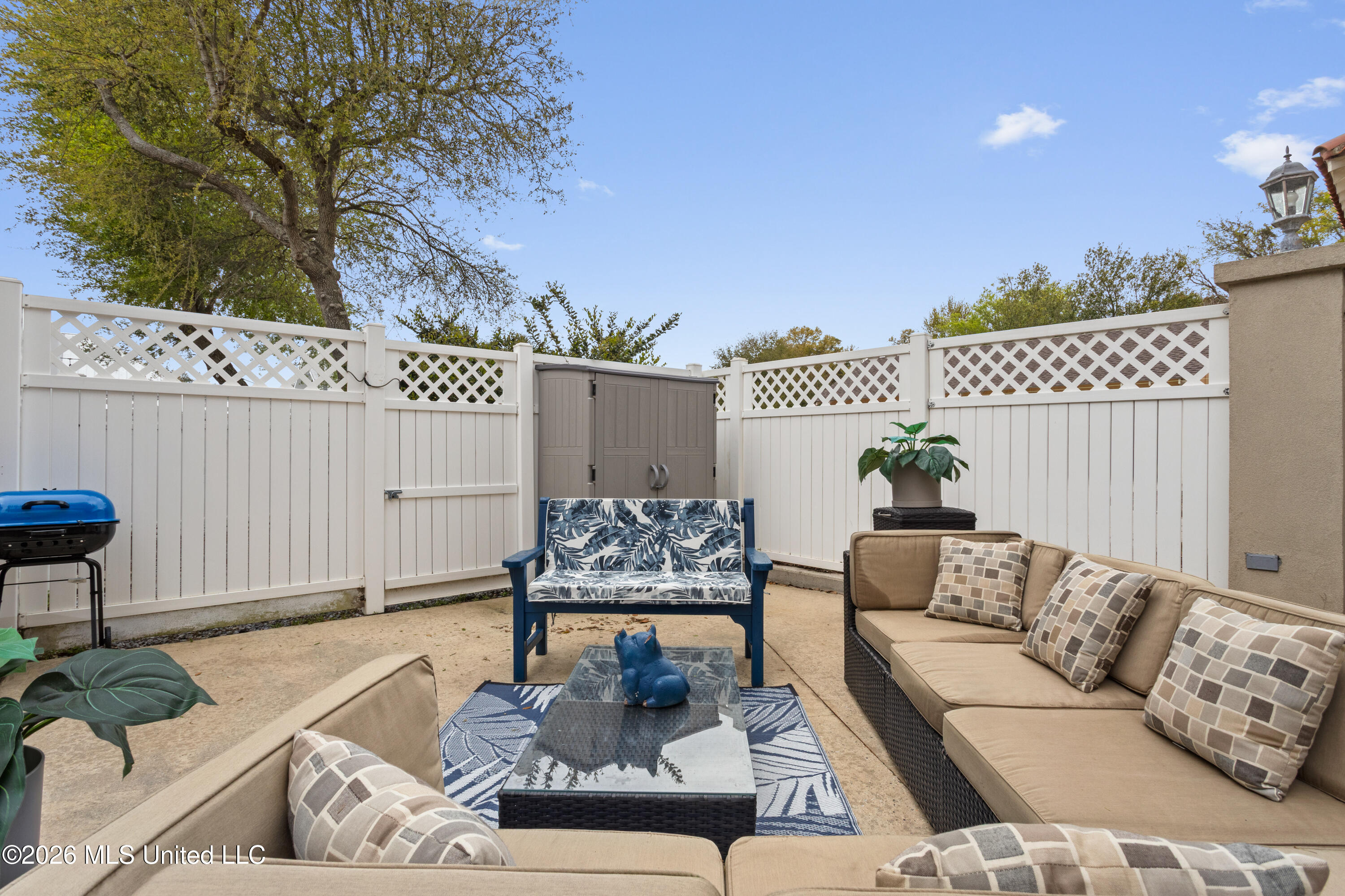 105 Demontluzin Avenue, 1