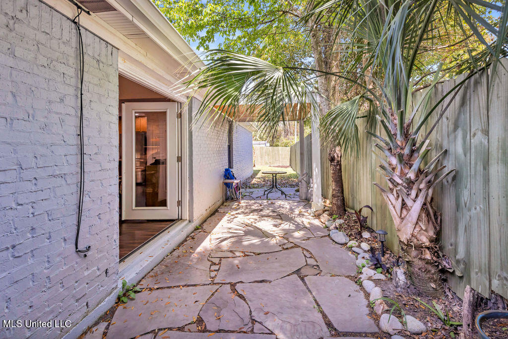 405 Ulman Avenue