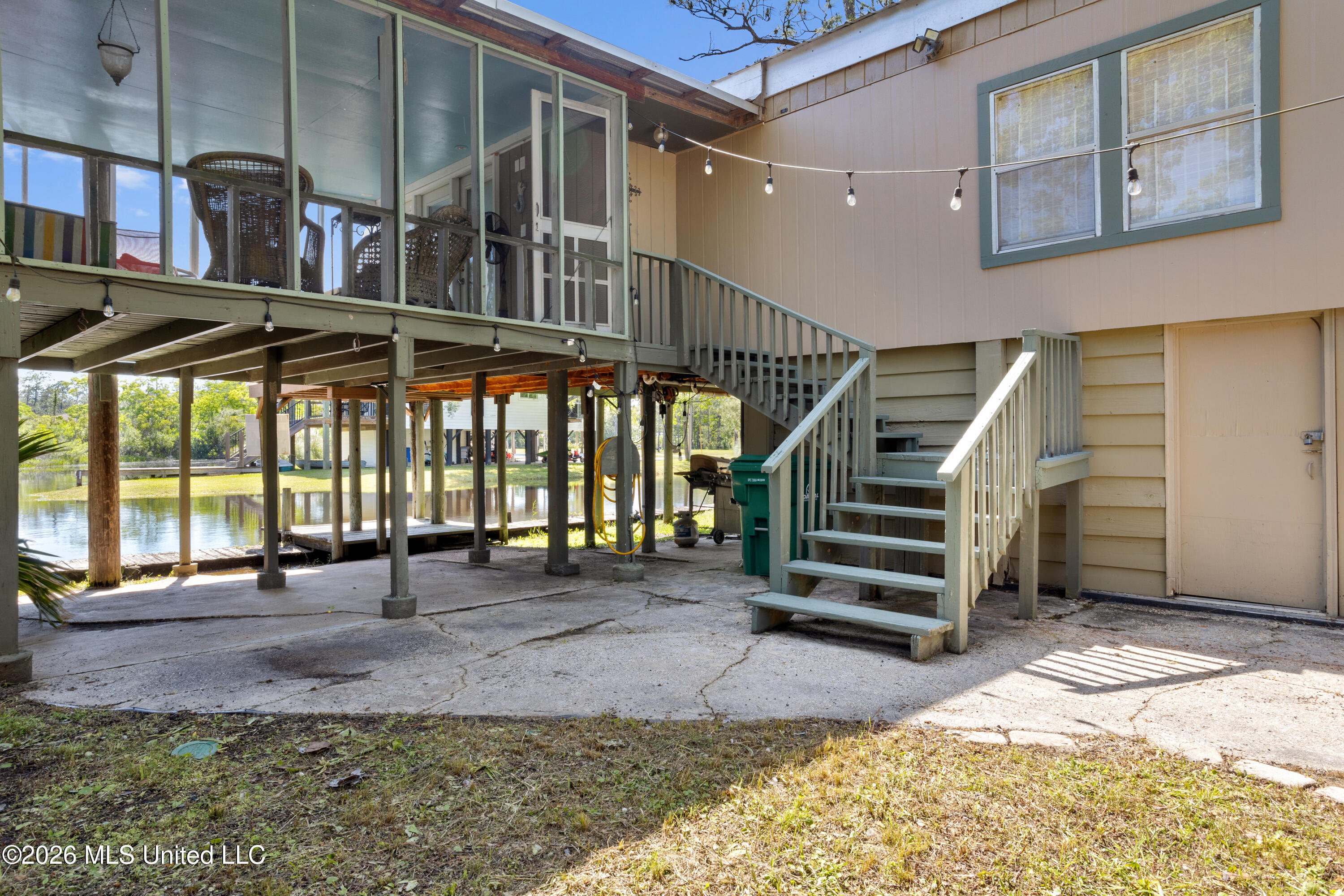 10091 River Drive