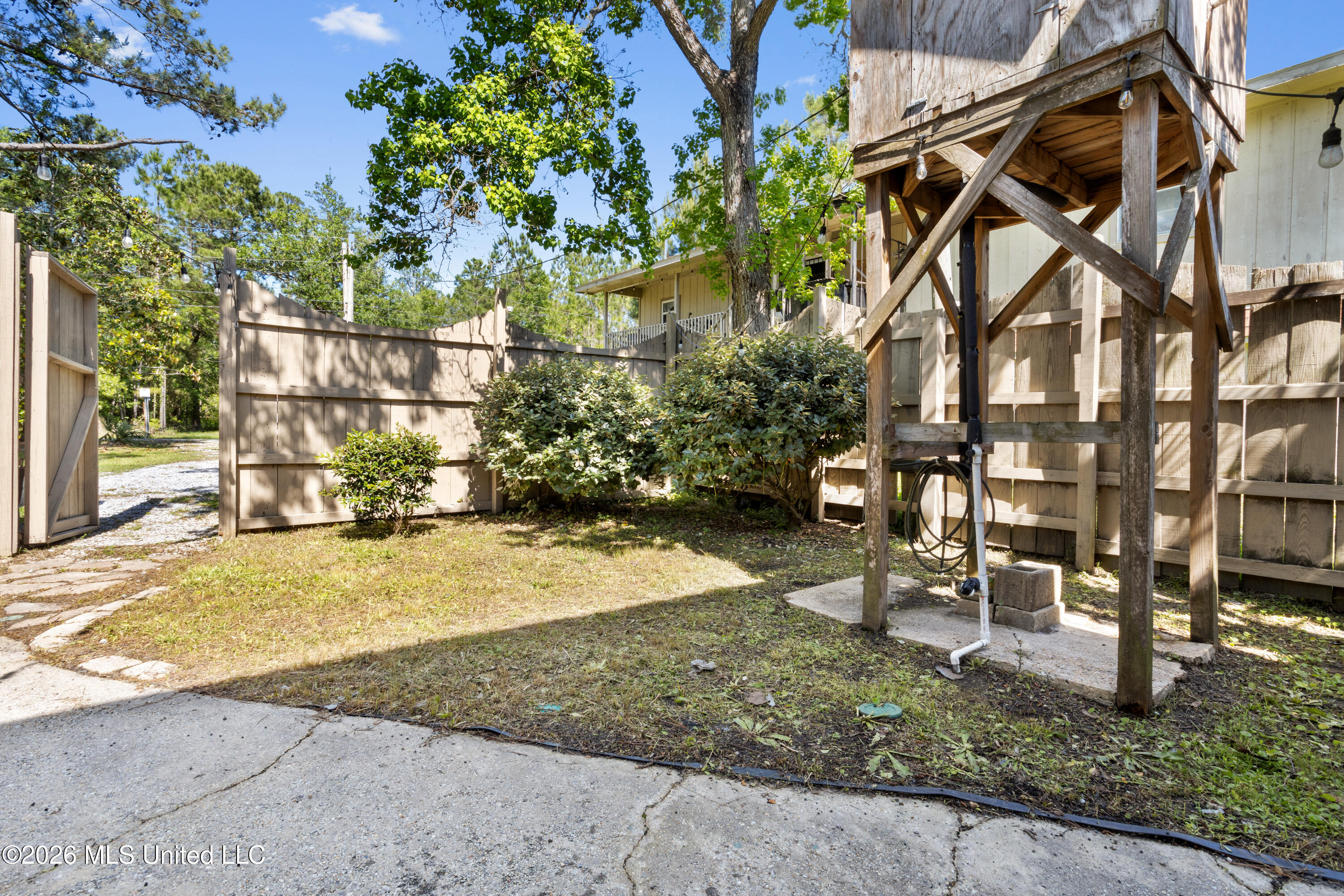10091 River Drive