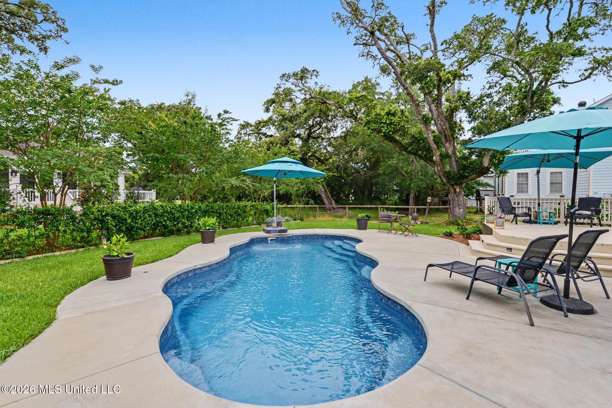 305 Hoffman Lane