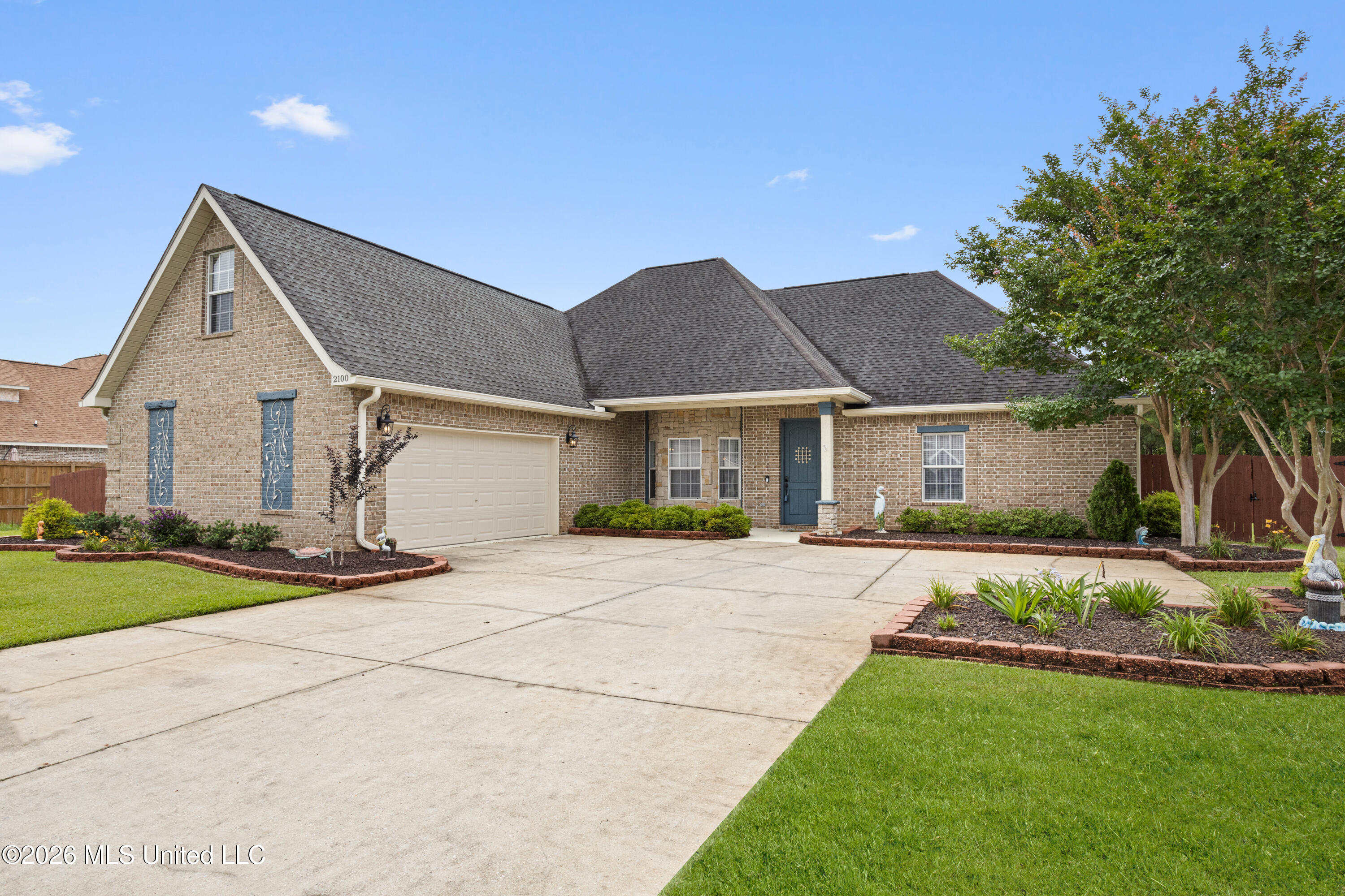 2100 Parkview Cove