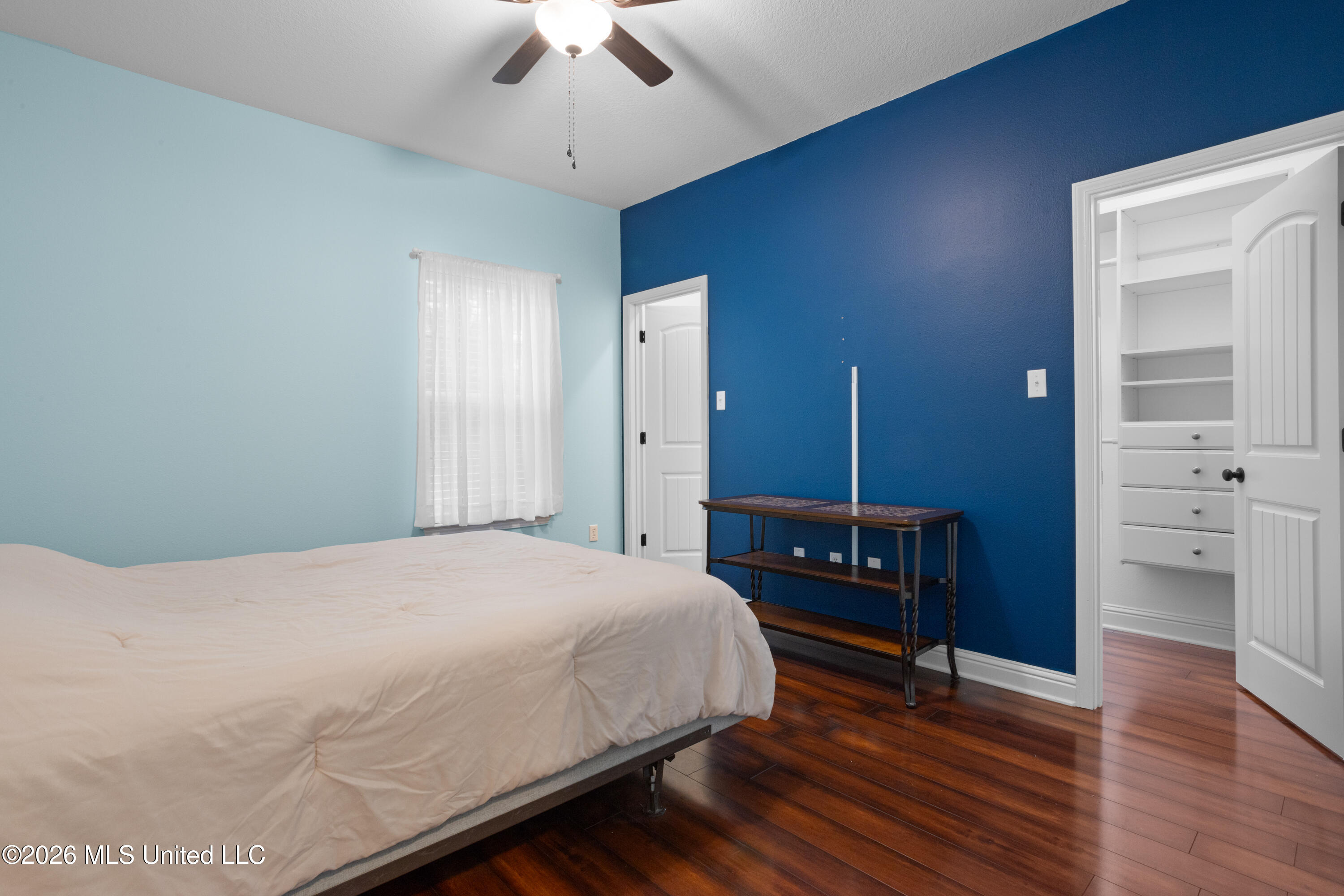 2100 Parkview Cove