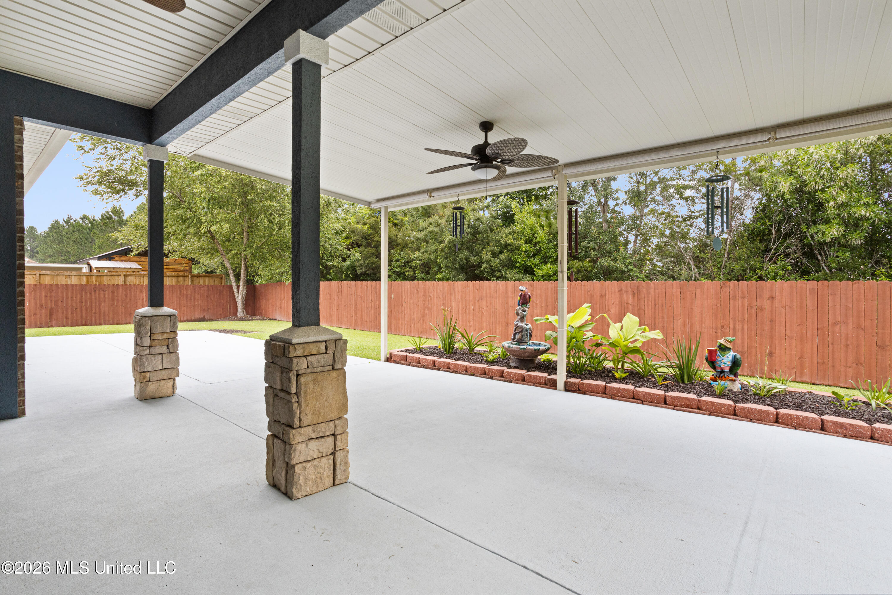 2100 Parkview Cove