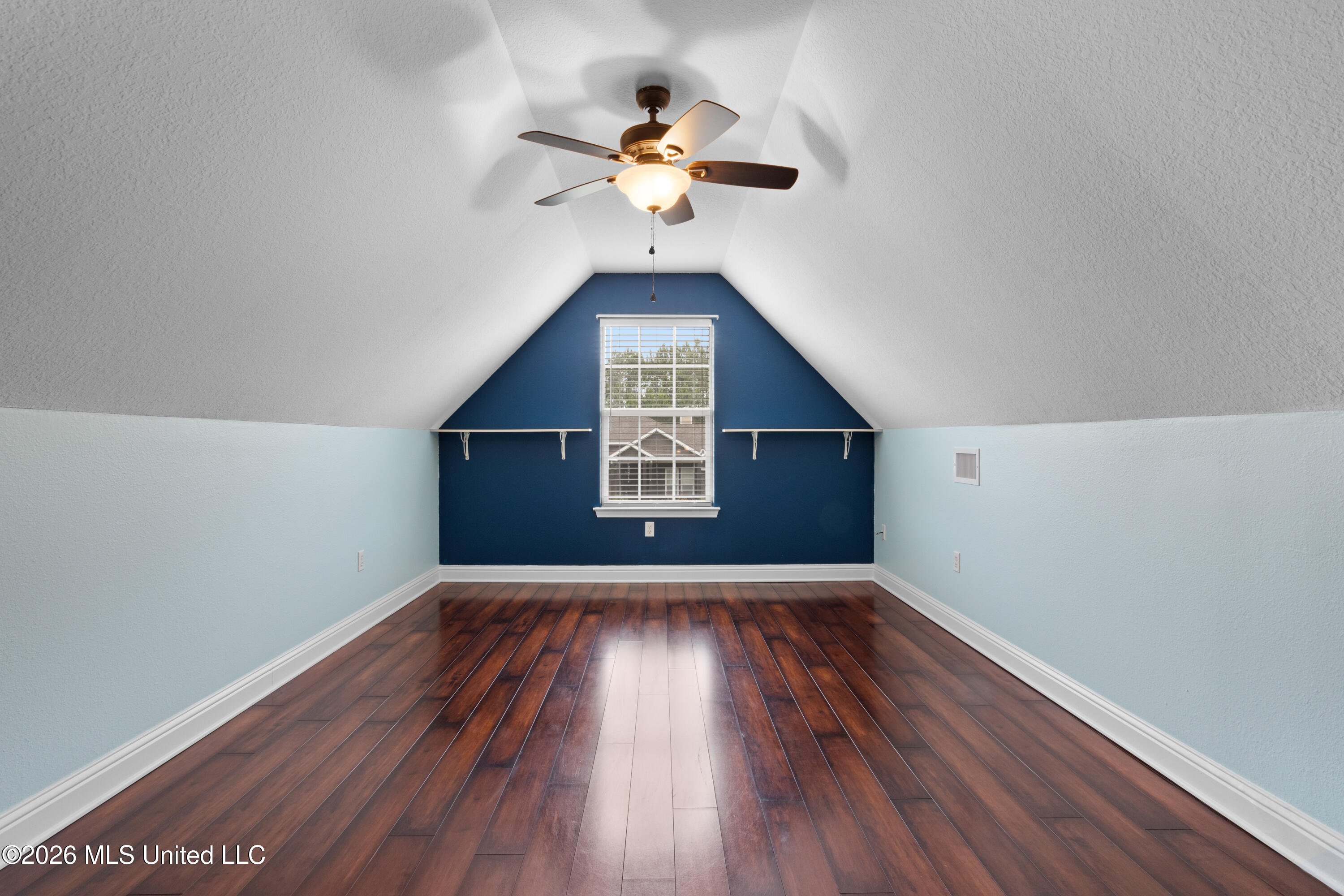 2100 Parkview Cove