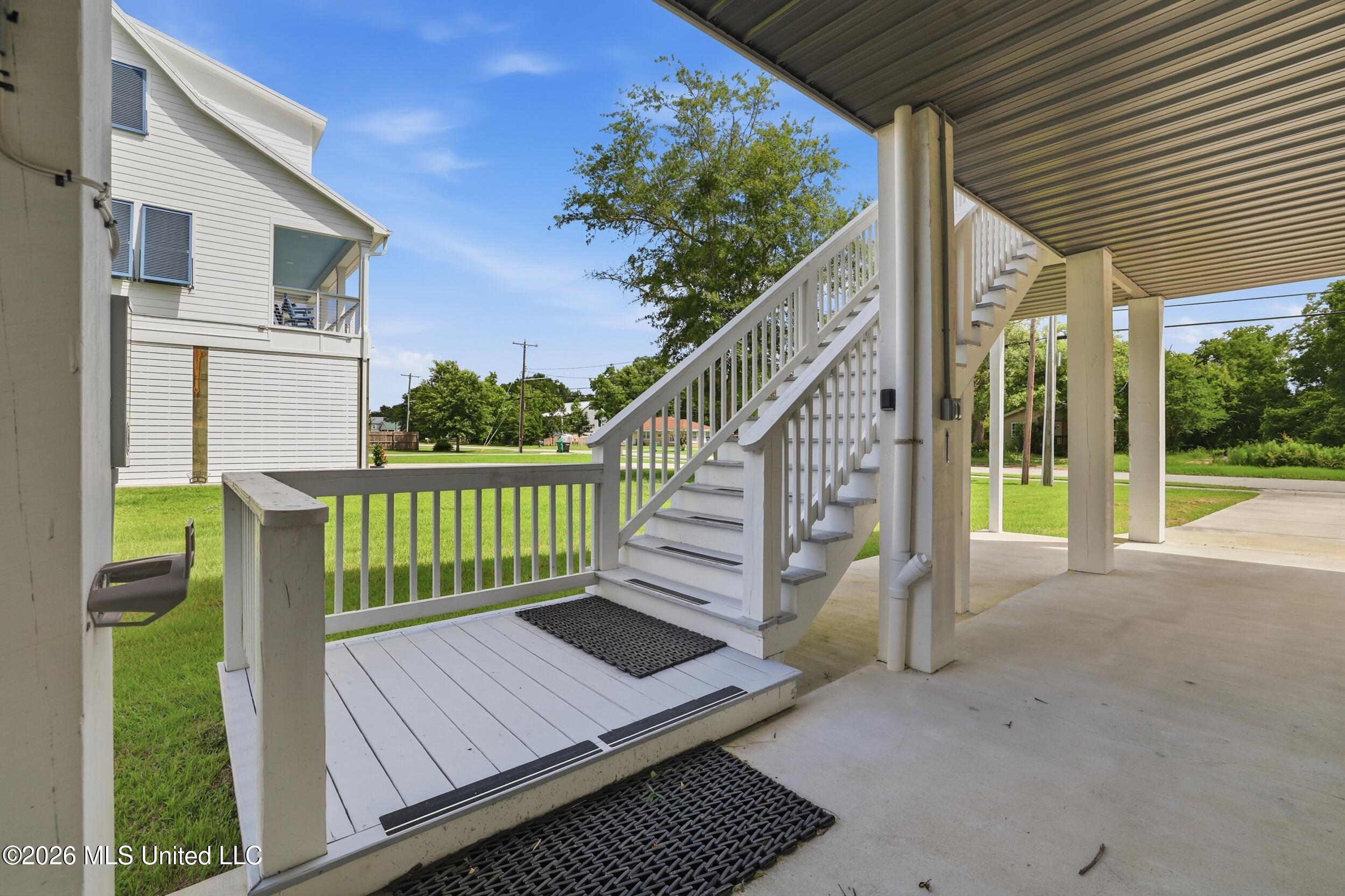 311 Waveland Avenue