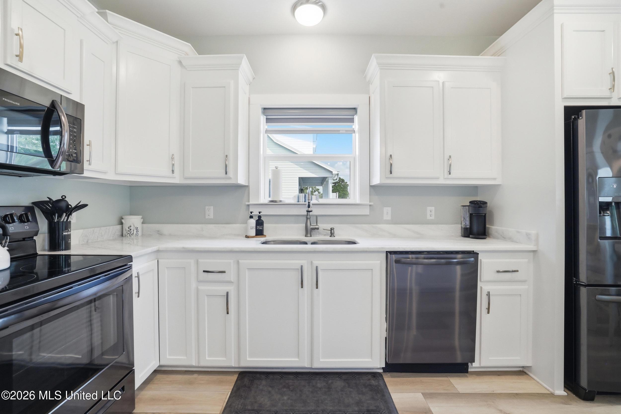 311 Waveland Avenue