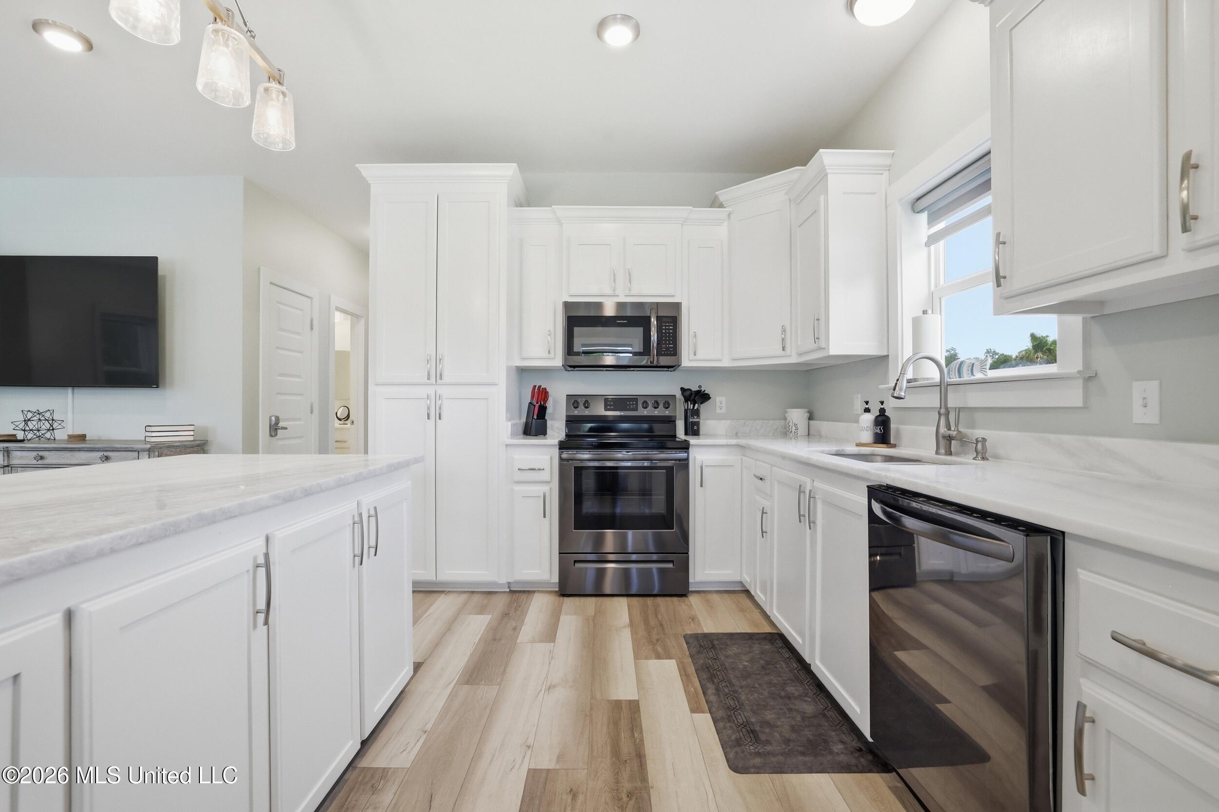 311 Waveland Avenue