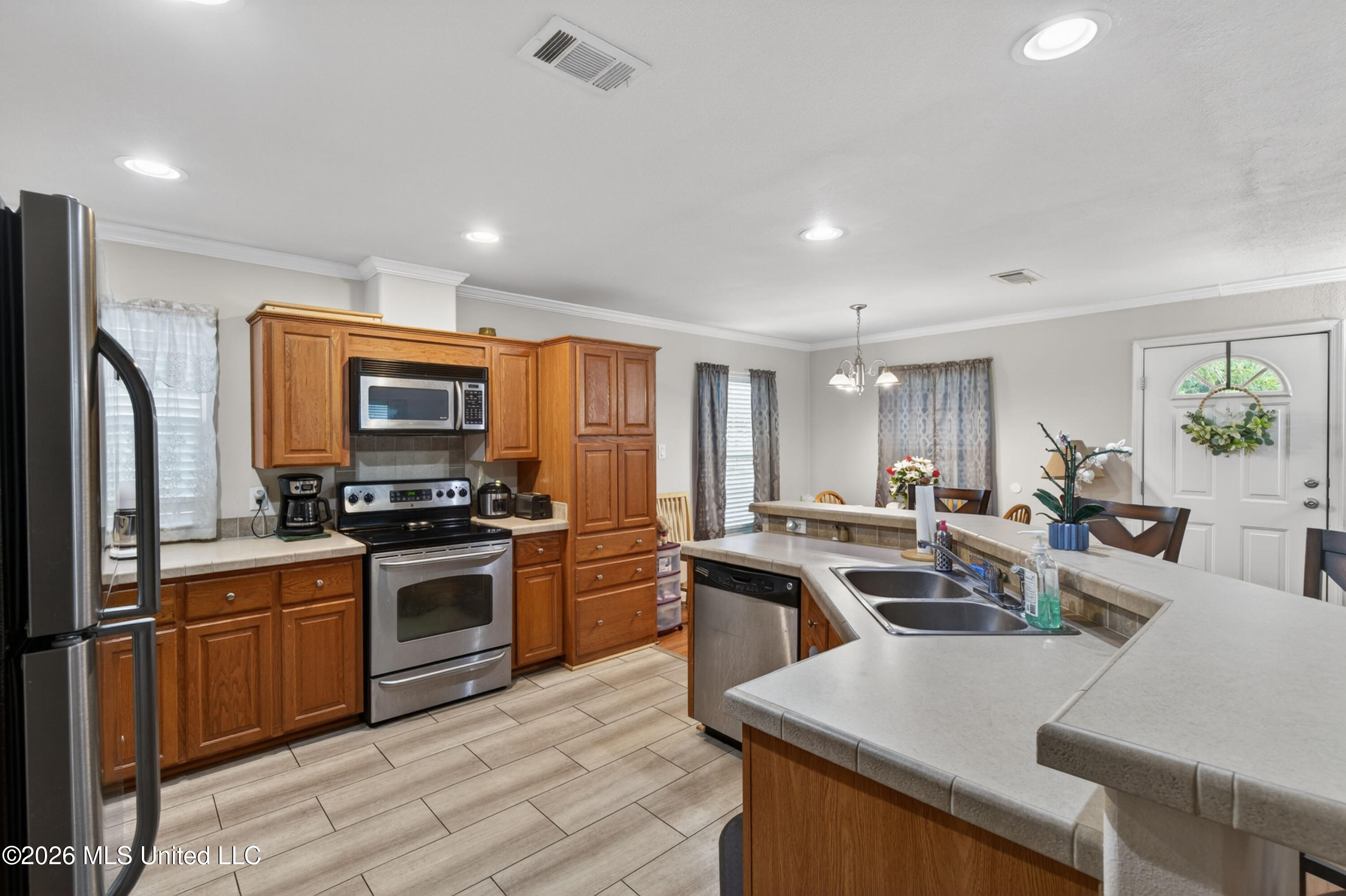 435 E Second Street