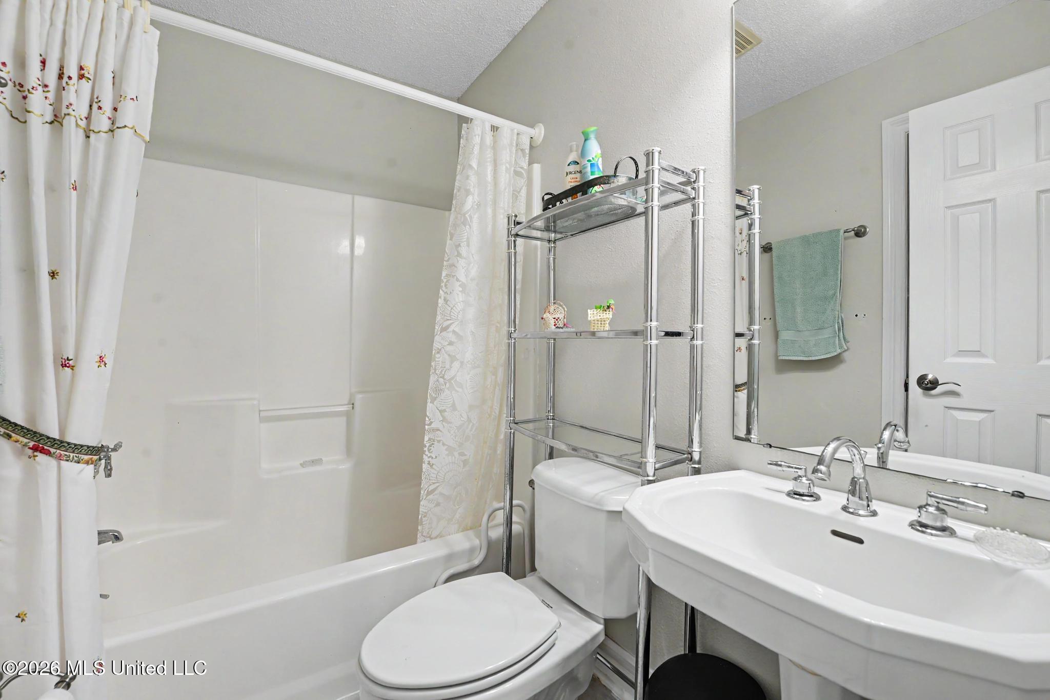 632 Kalipekona Court