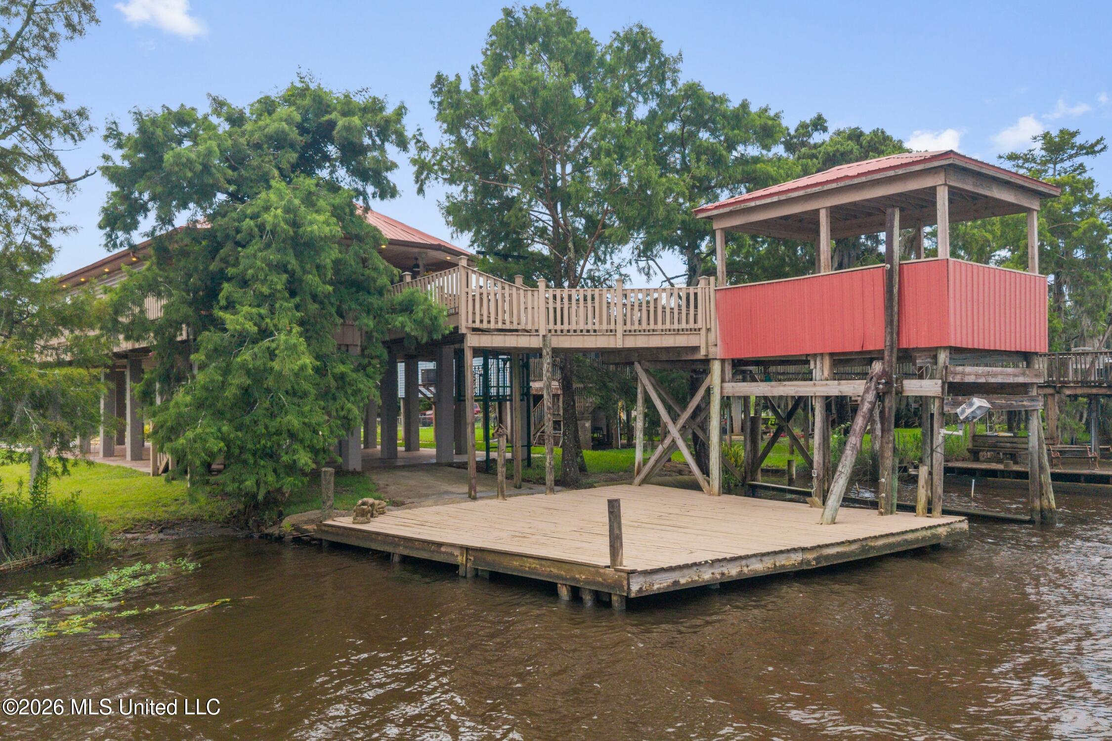 4205 Riverside Drive