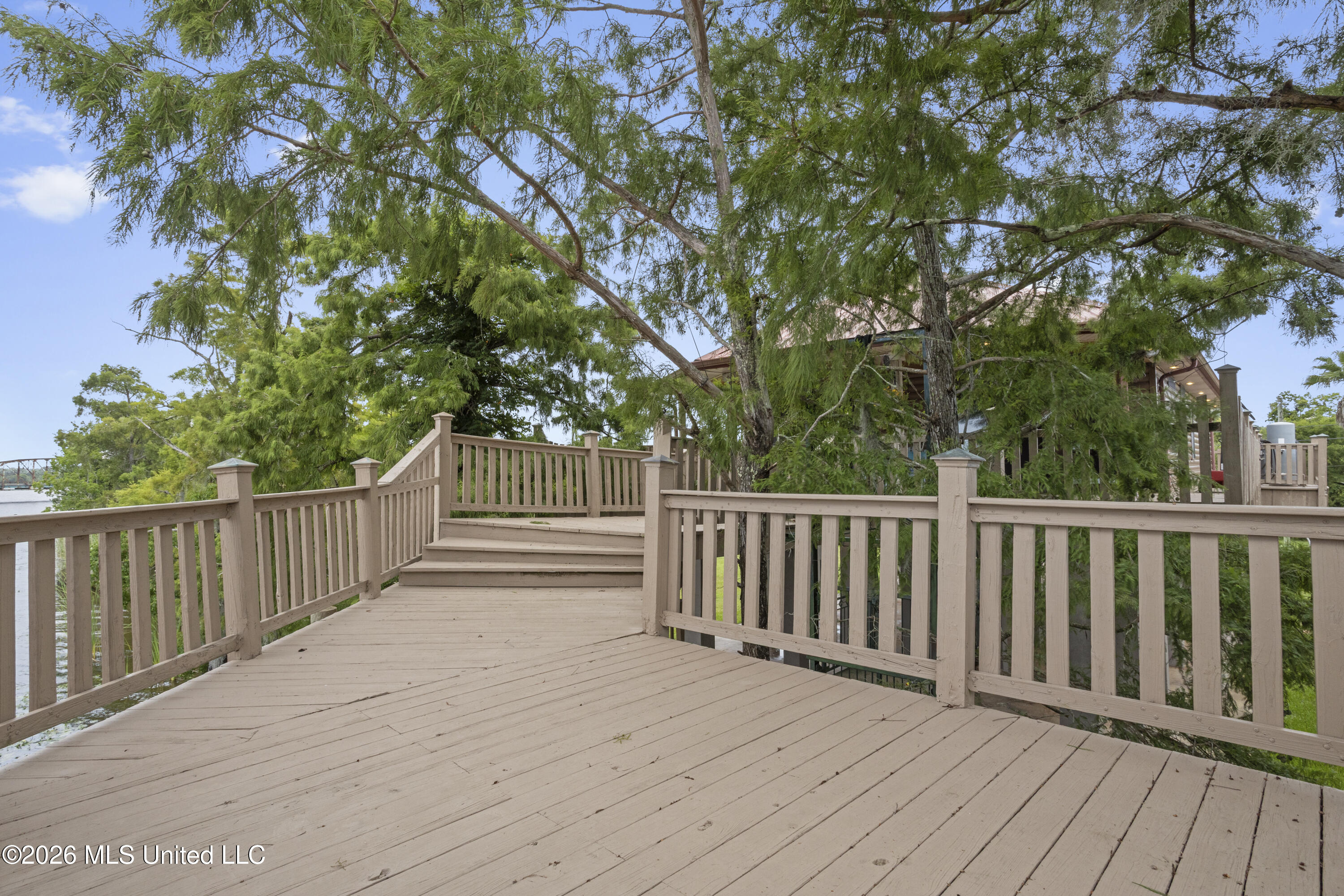 4205 Riverside Drive
