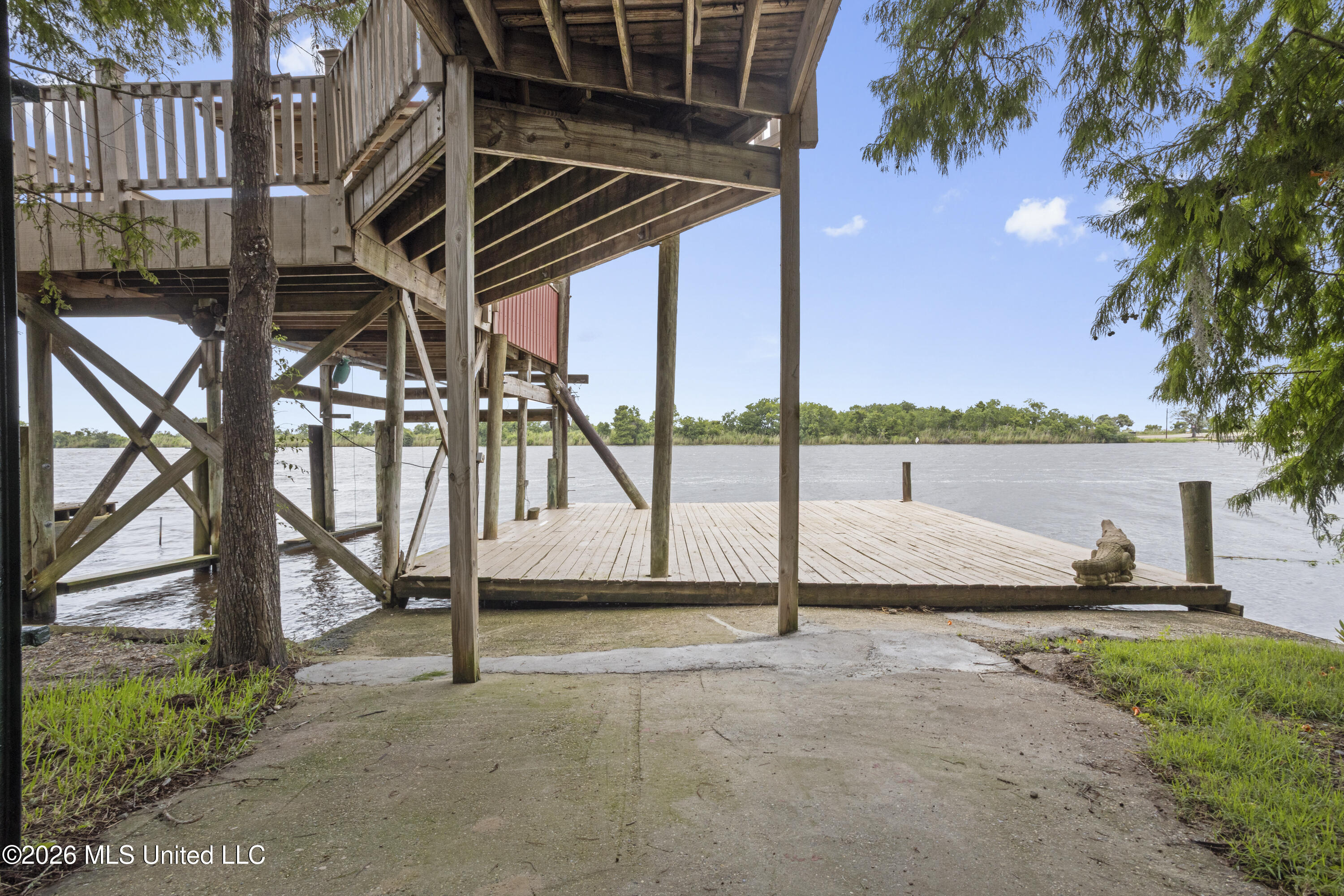 4205 Riverside Drive
