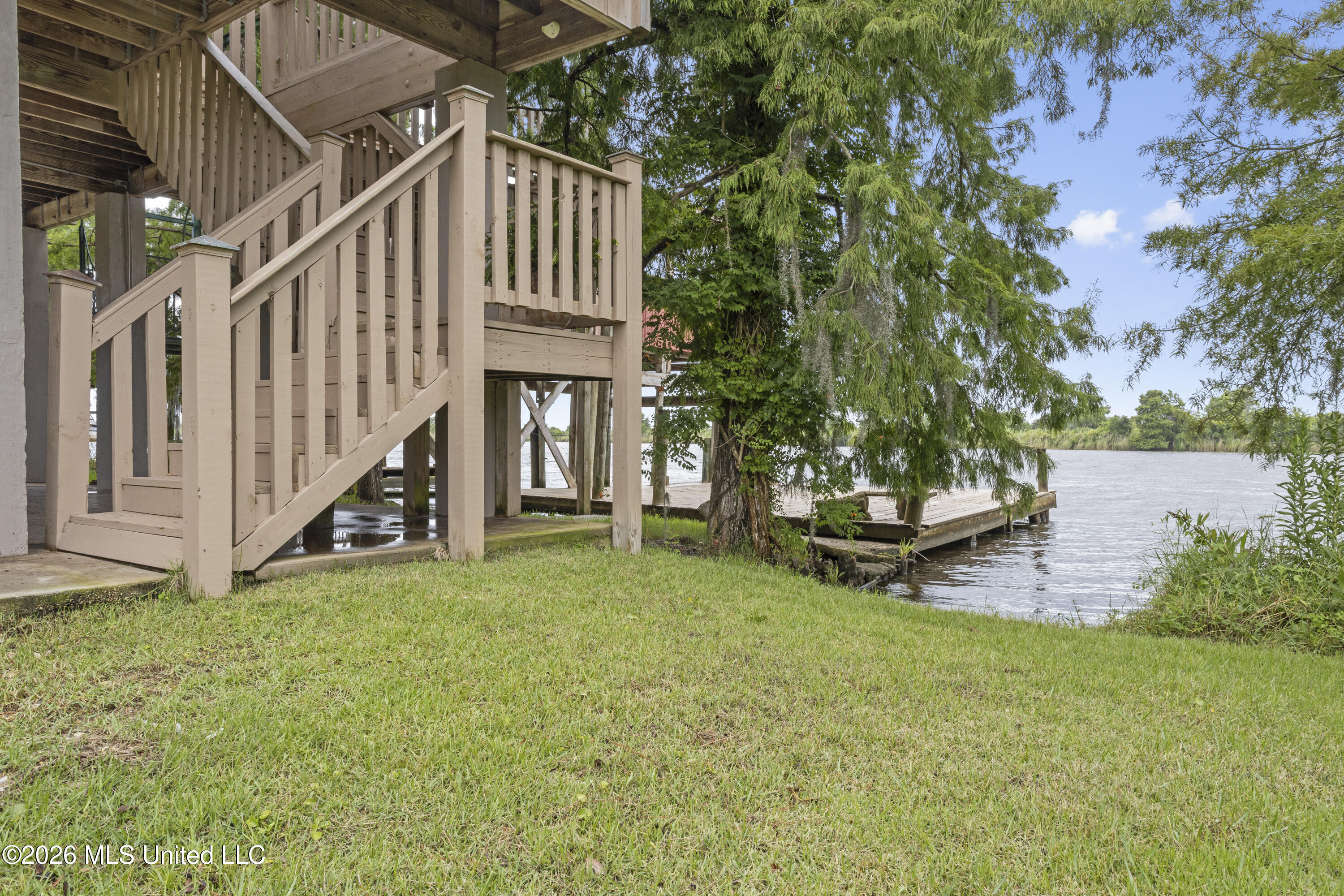 4205 Riverside Drive