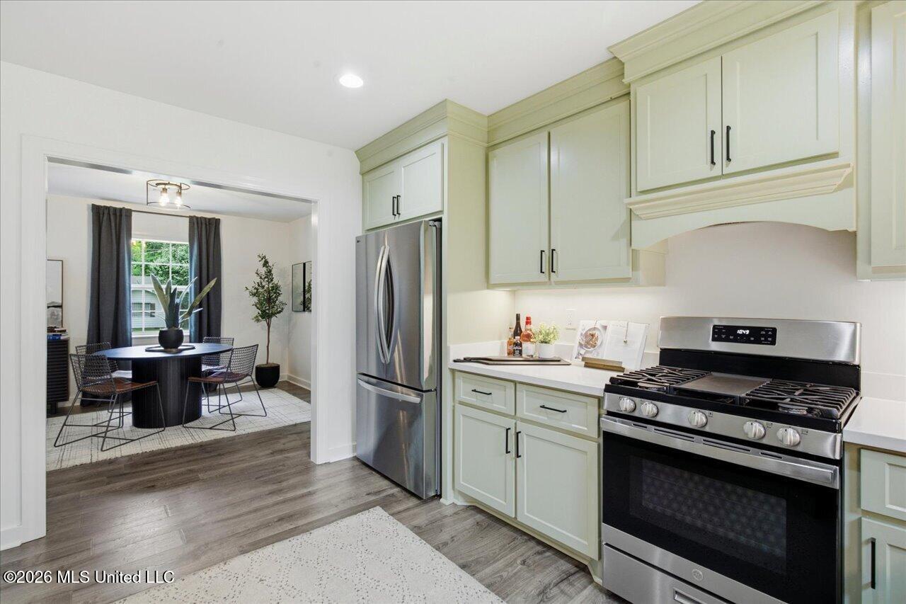 1013 Meadow Heights Drive