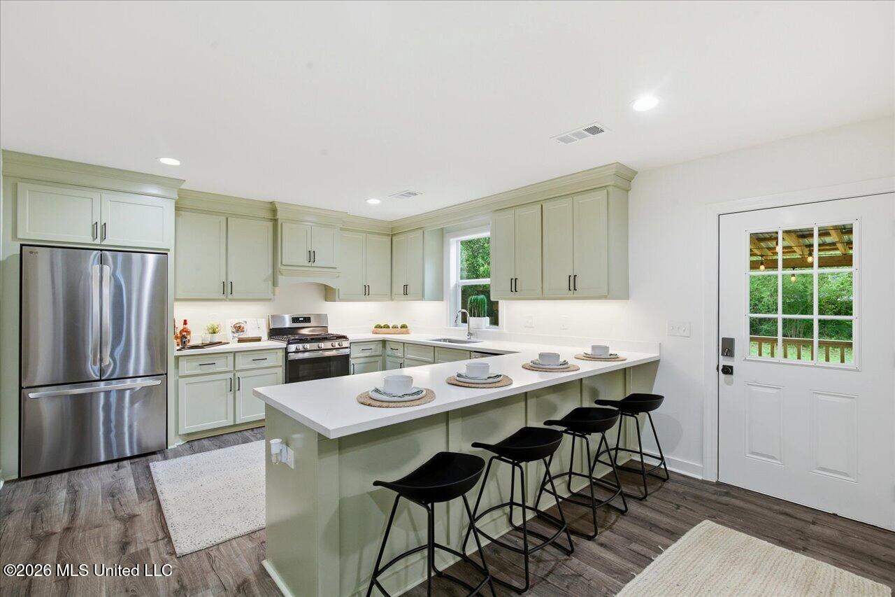 1013 Meadow Heights Drive