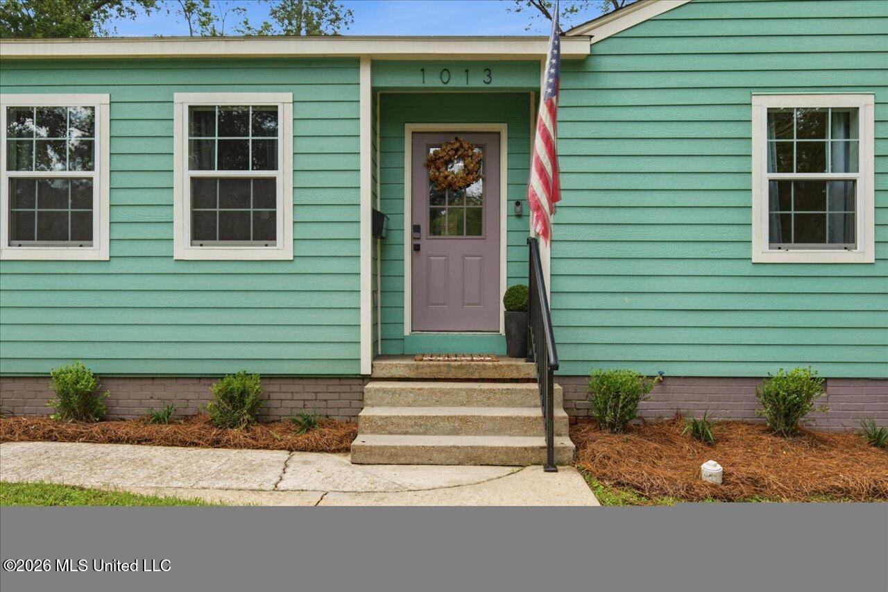 1013 Meadow Heights Drive